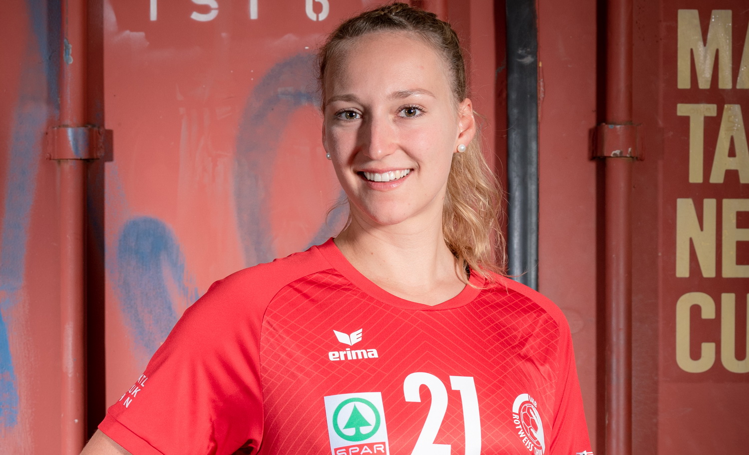 21 Angela Zürni