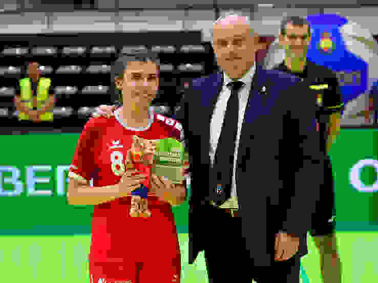 Mia Emmenegger wurde nach dem Tunesien-Spiel zum "Best Player" gewählt Mia Emmenegger wurde nach dem Tunesien-Spiel zum "Best Player" gewählt