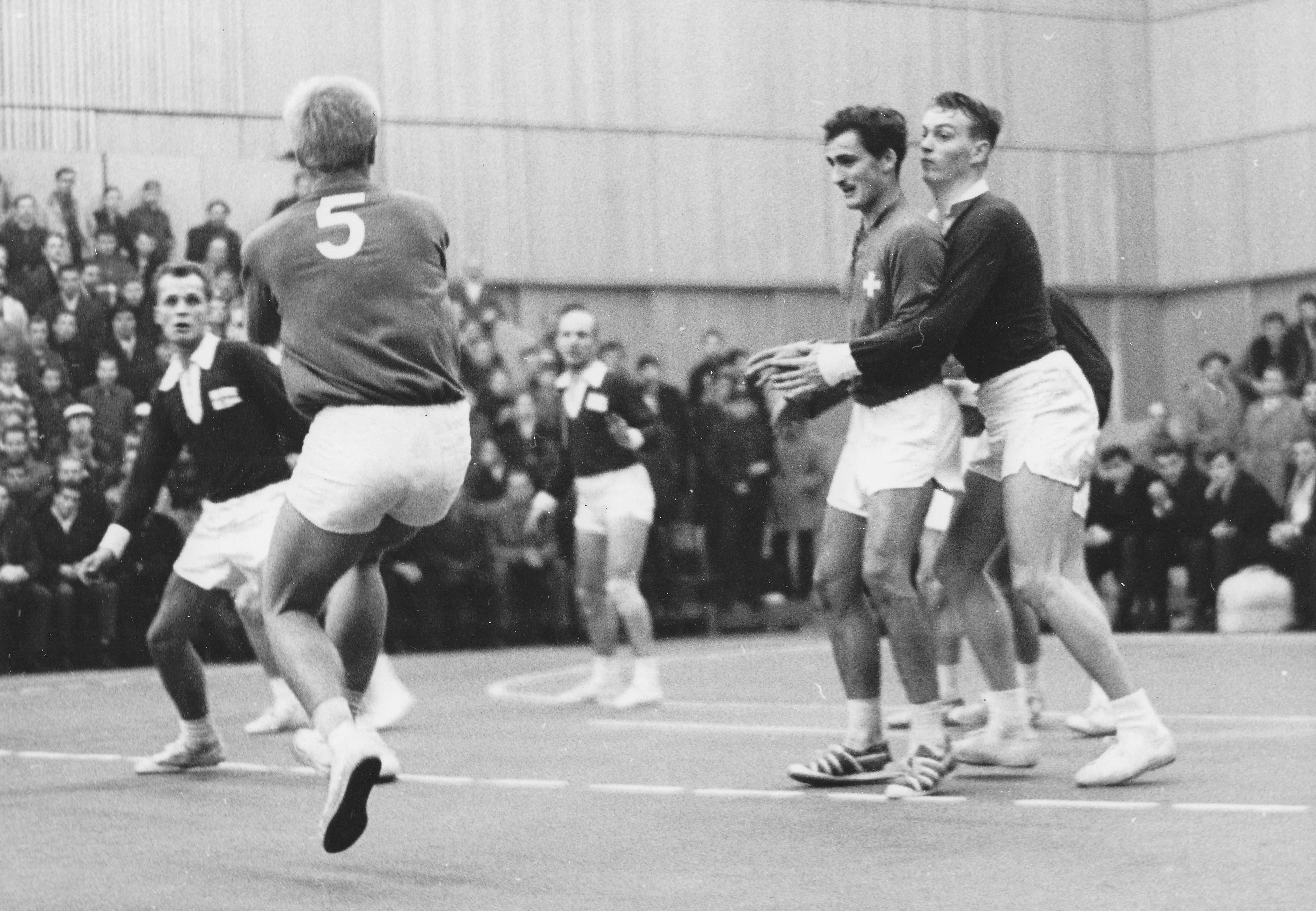 1962-11-23 SUI-FIN 20-13 Basel - Fricker.jpg