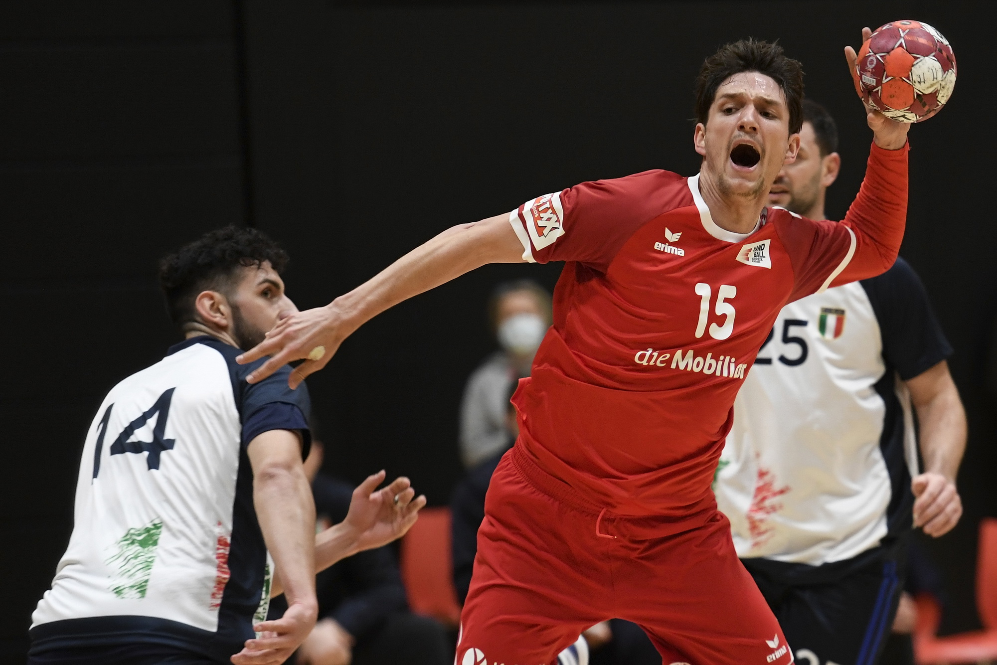 Nicolas Raemy im ersten Länderspiel in Tenero gegen Italien. (Alexander Wagner)