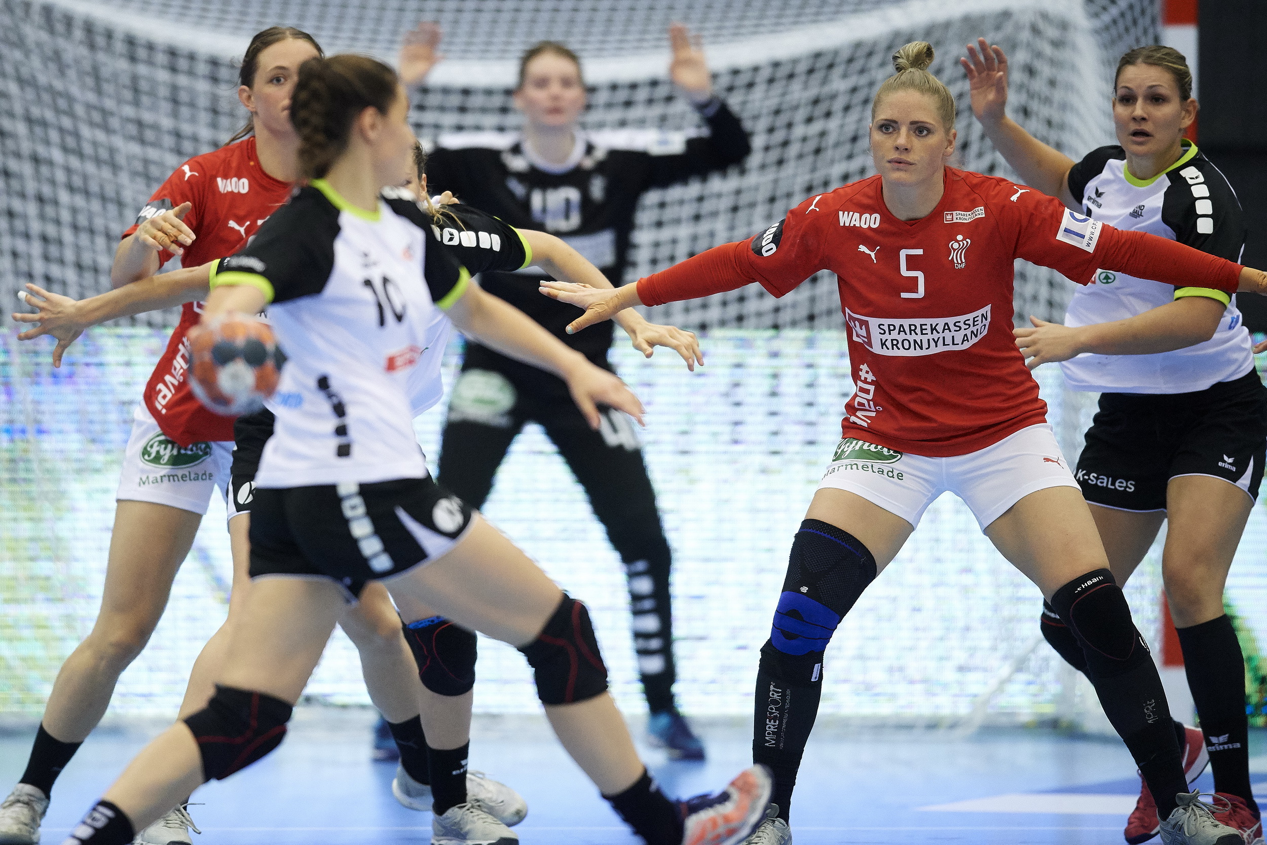 2019 06 01 DEN SUI 05