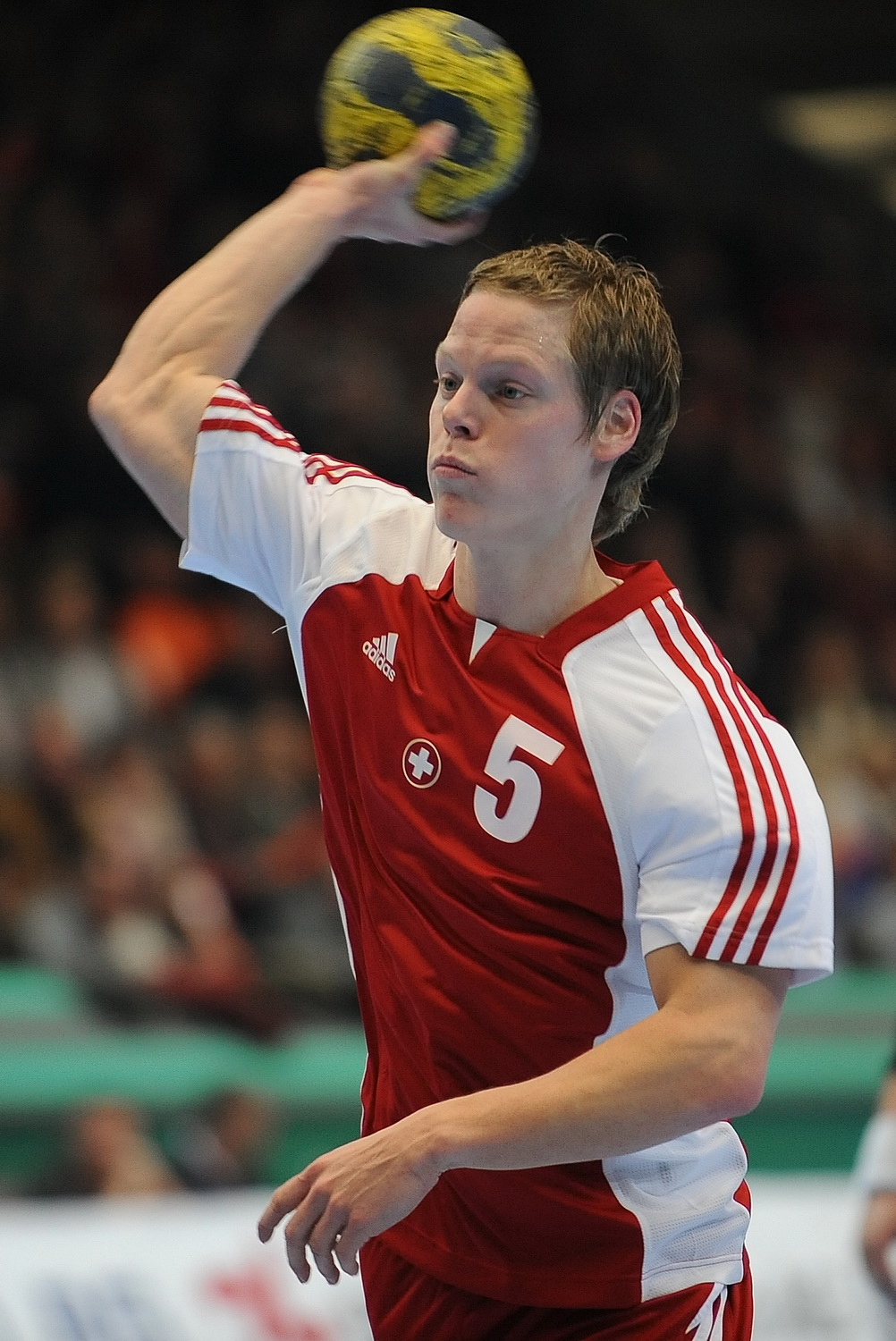 2008-11-26 SUI-SRB EM-Quali 32-32 010 Liniger.JPG