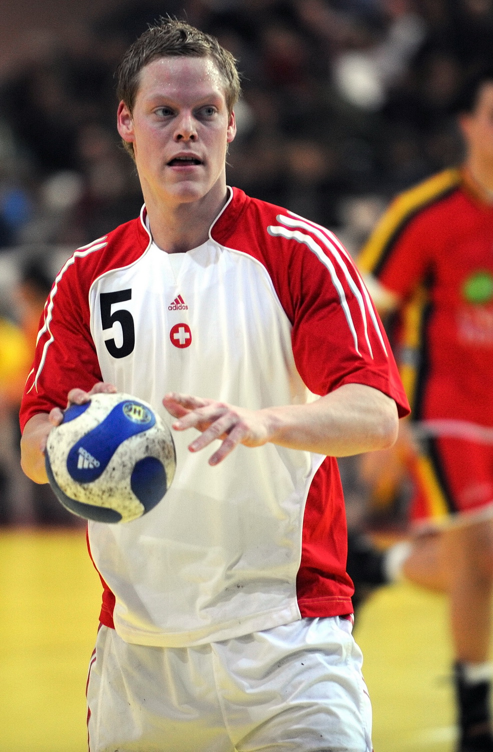 2008-01-03 SUI-BEL 44-31 WM-Quali Arosa Icehockeyhalle Liniger 050.jpg