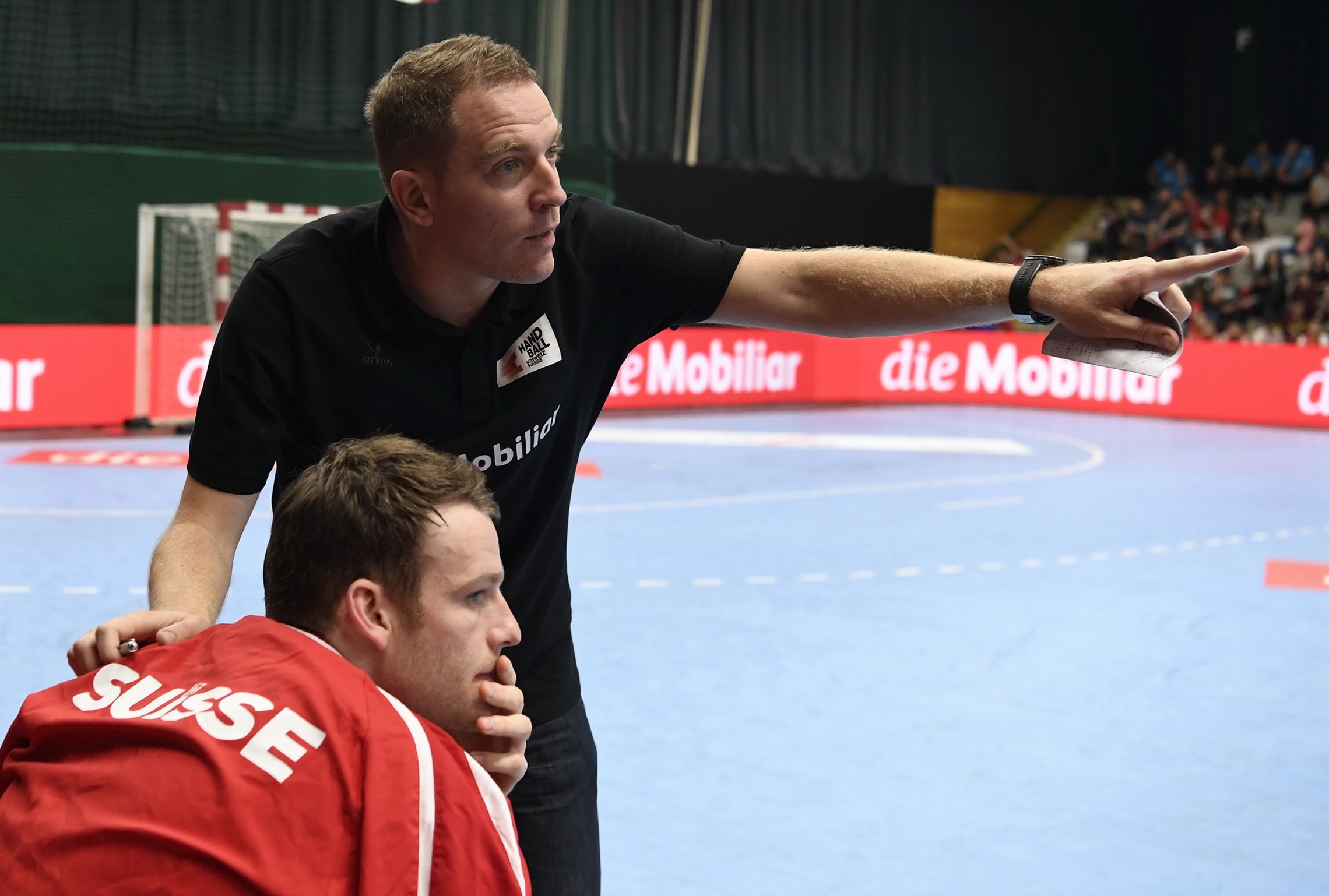 Nationaltrainer Michael Suter weist den Weg. (Alexander Wagner, 26.10.2019)
