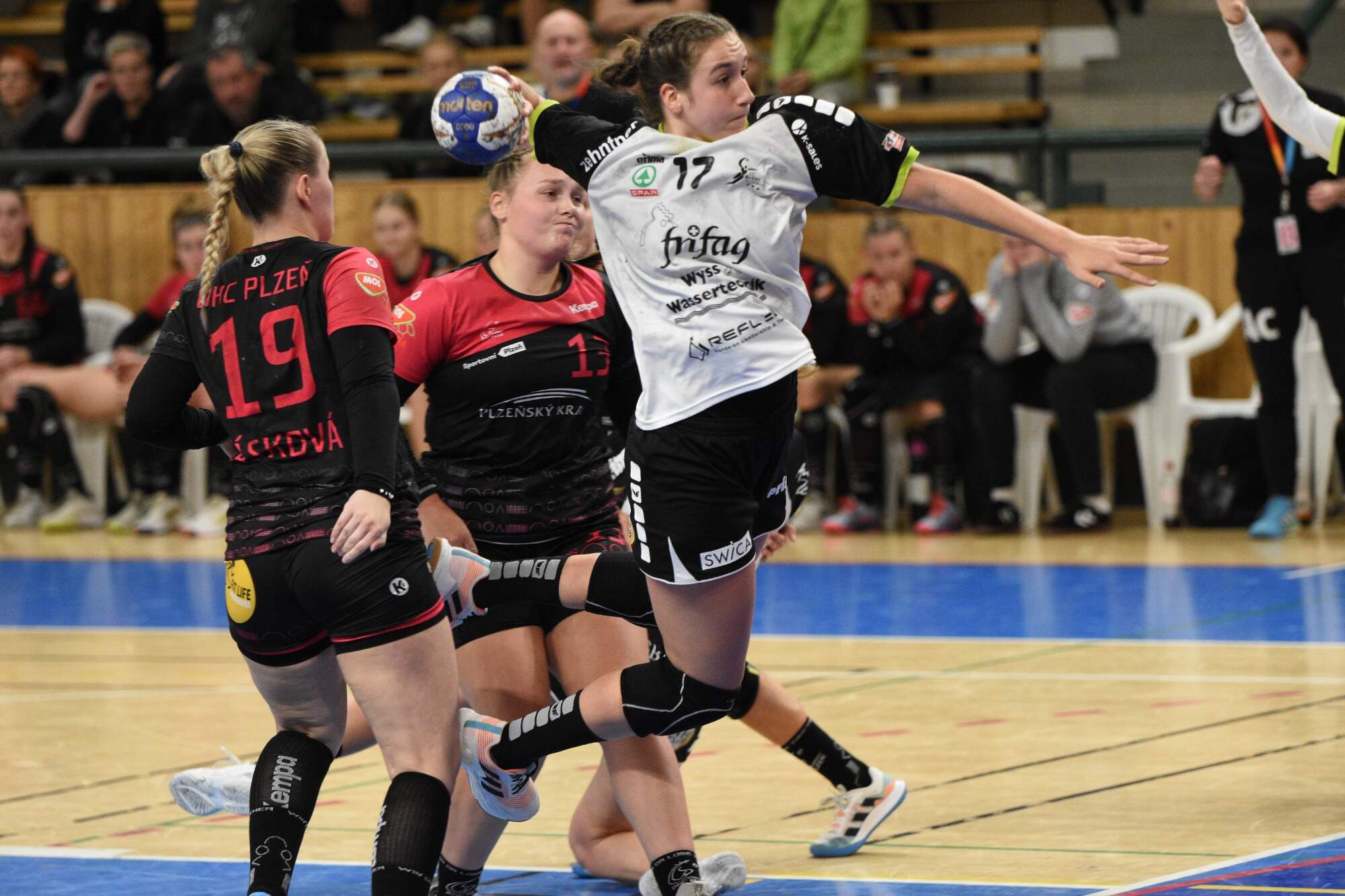 Tabea Schmid / LC Brühl - DHC Plzen (CZE)