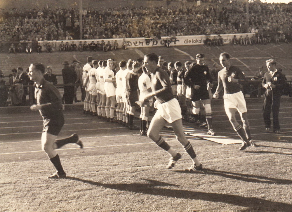 1953 10 11 GER SUI Wupperthal 17