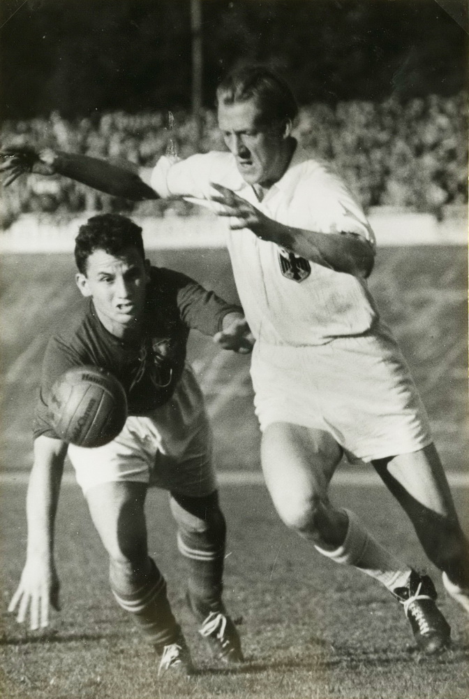 1953 10 11 GER SUI Wupperthal 01