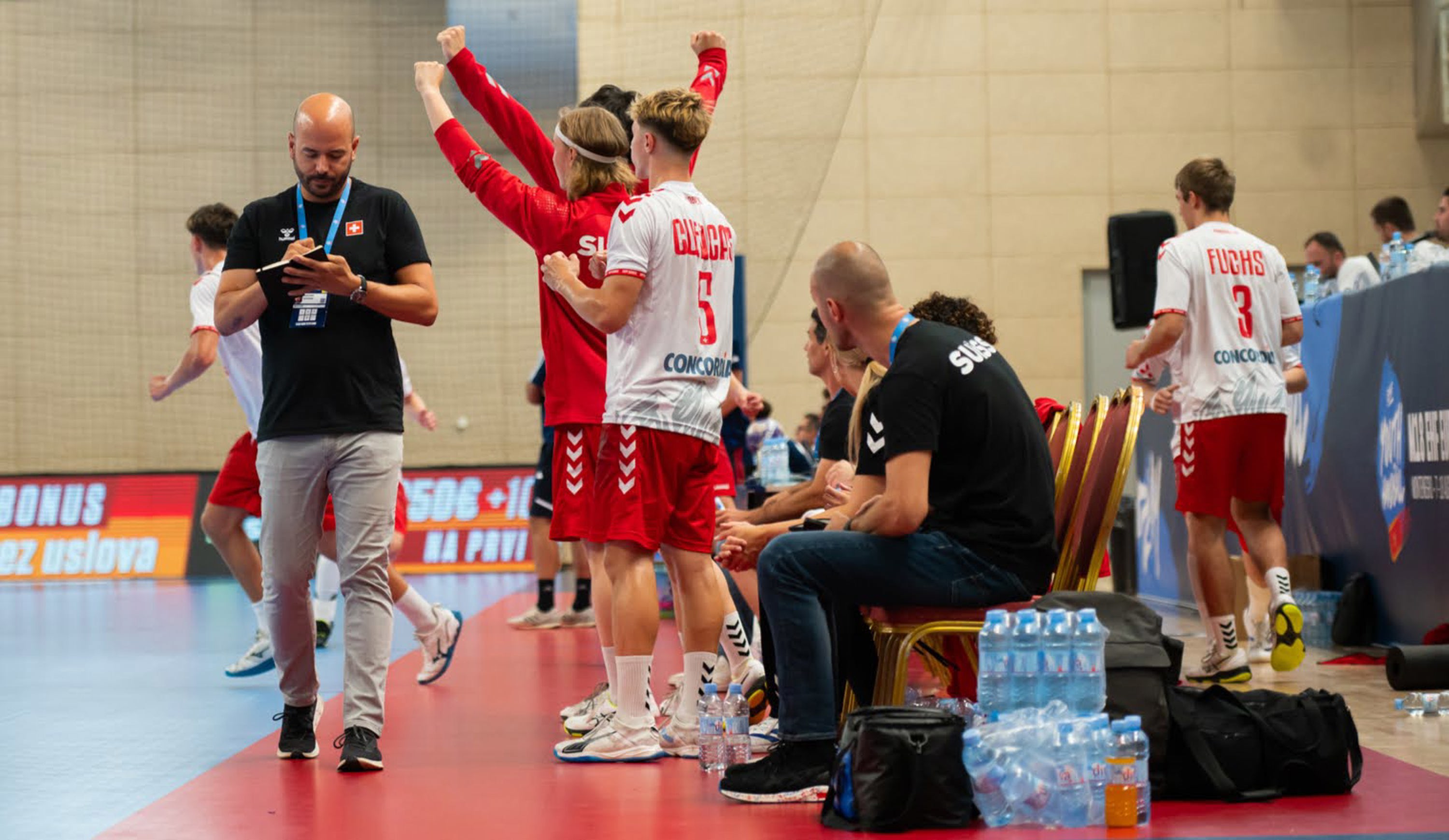 Schweiz jubelt gegen Frankreich an U19-EM in Montenegro