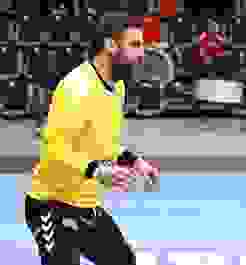 Edin Tatar steht mit Bern im Achtelfinale des Challenge Cups (René Jäger) Edin Tatar steht mit Bern im Achtelfinale des Challenge Cups (René Jäger)