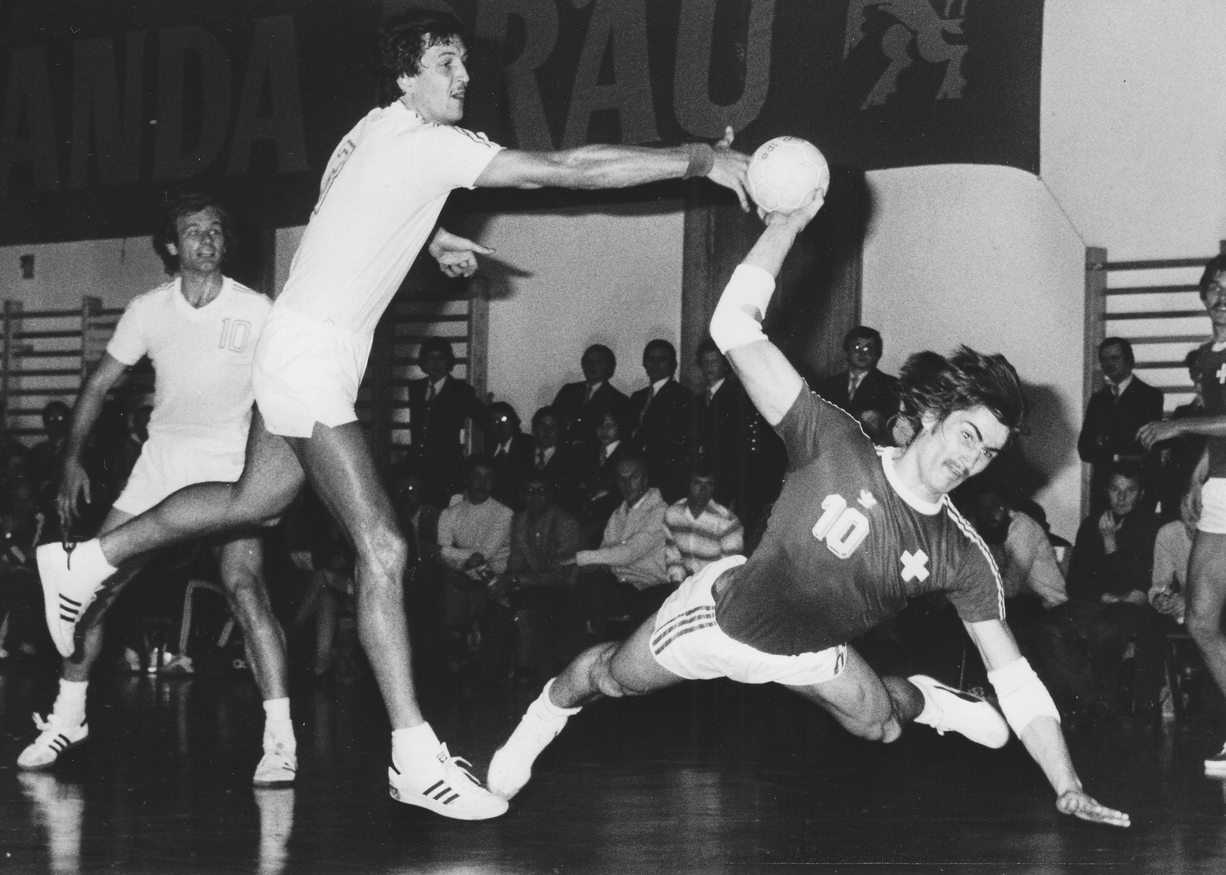 1977-10-28 SUI-HUN Affolter.jpg