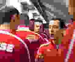 Die Nationalmannschaft am Yellow Cup vor dem Spiel im Kabinengang. (Simon Walser) Die Nationalmannschaft am Yellow Cup vor dem Spiel im Kabinengang. (Simon Walser)