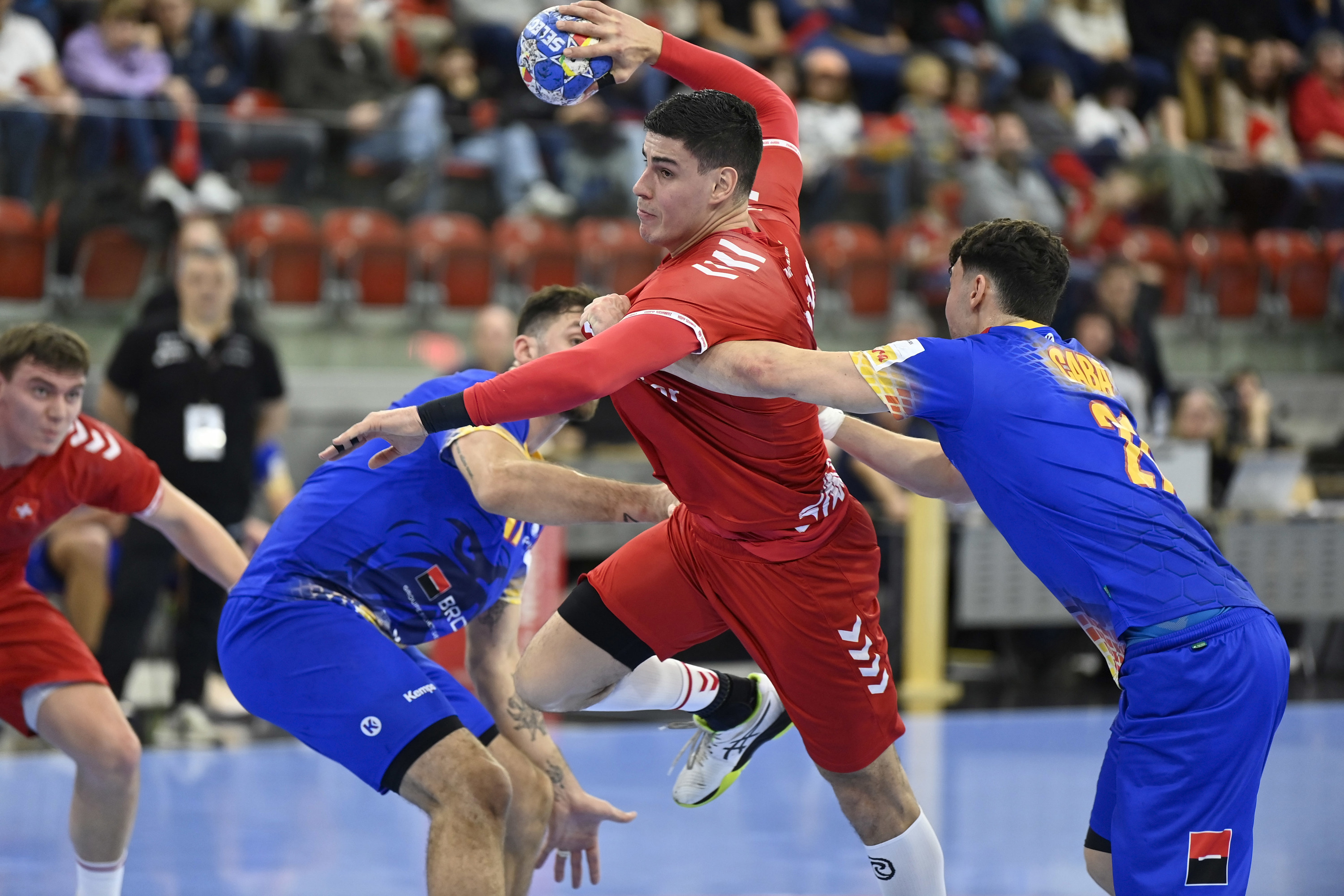 Luka Maros gegen Rumänien