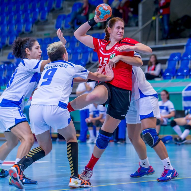2014-12-06 25 Frey Noëlle HandballlÃ¤nderspiel SUI-GRE - 9999_661-1.jpg