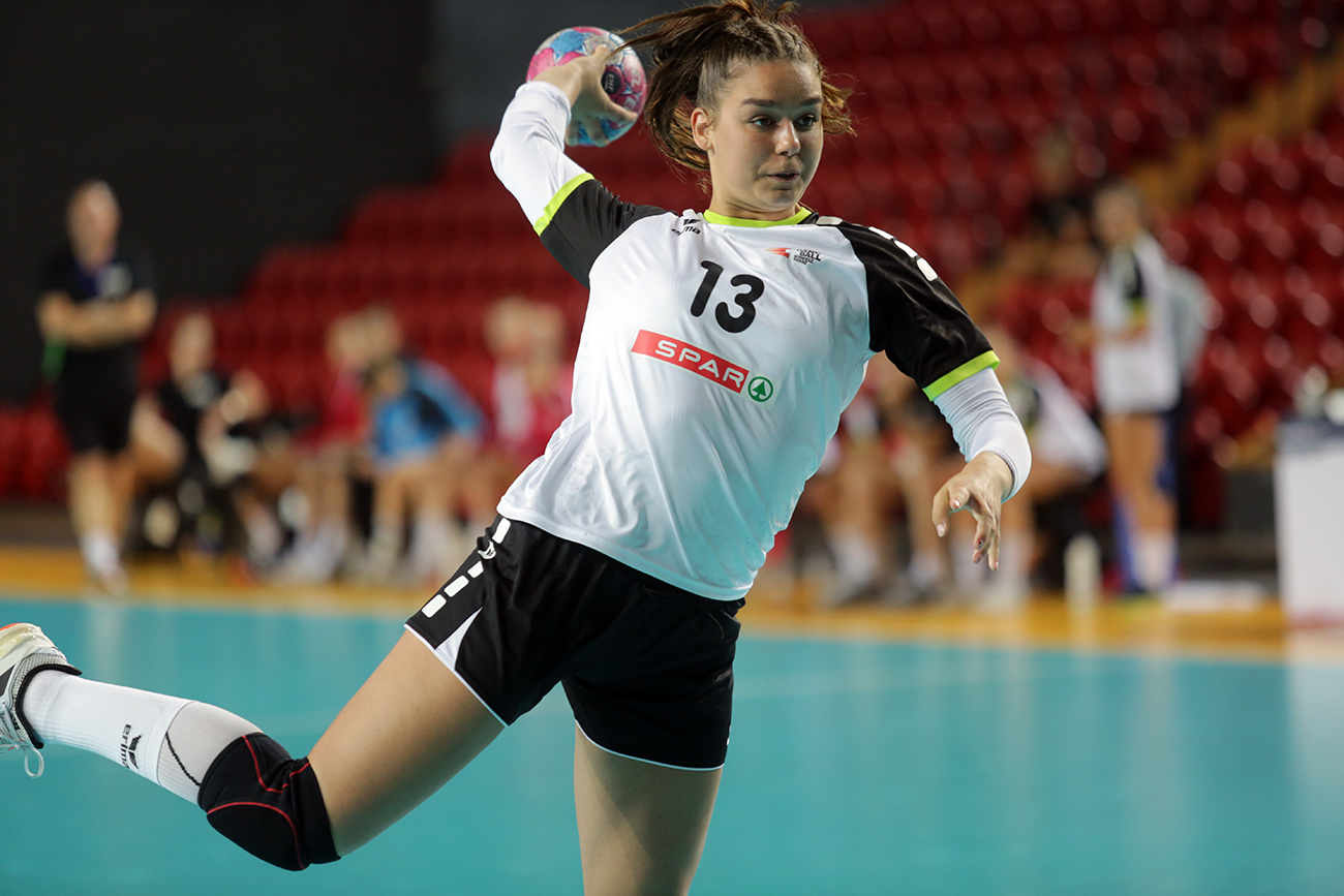 Celia Heinzer im Spiel gegen Lettland (EHF)