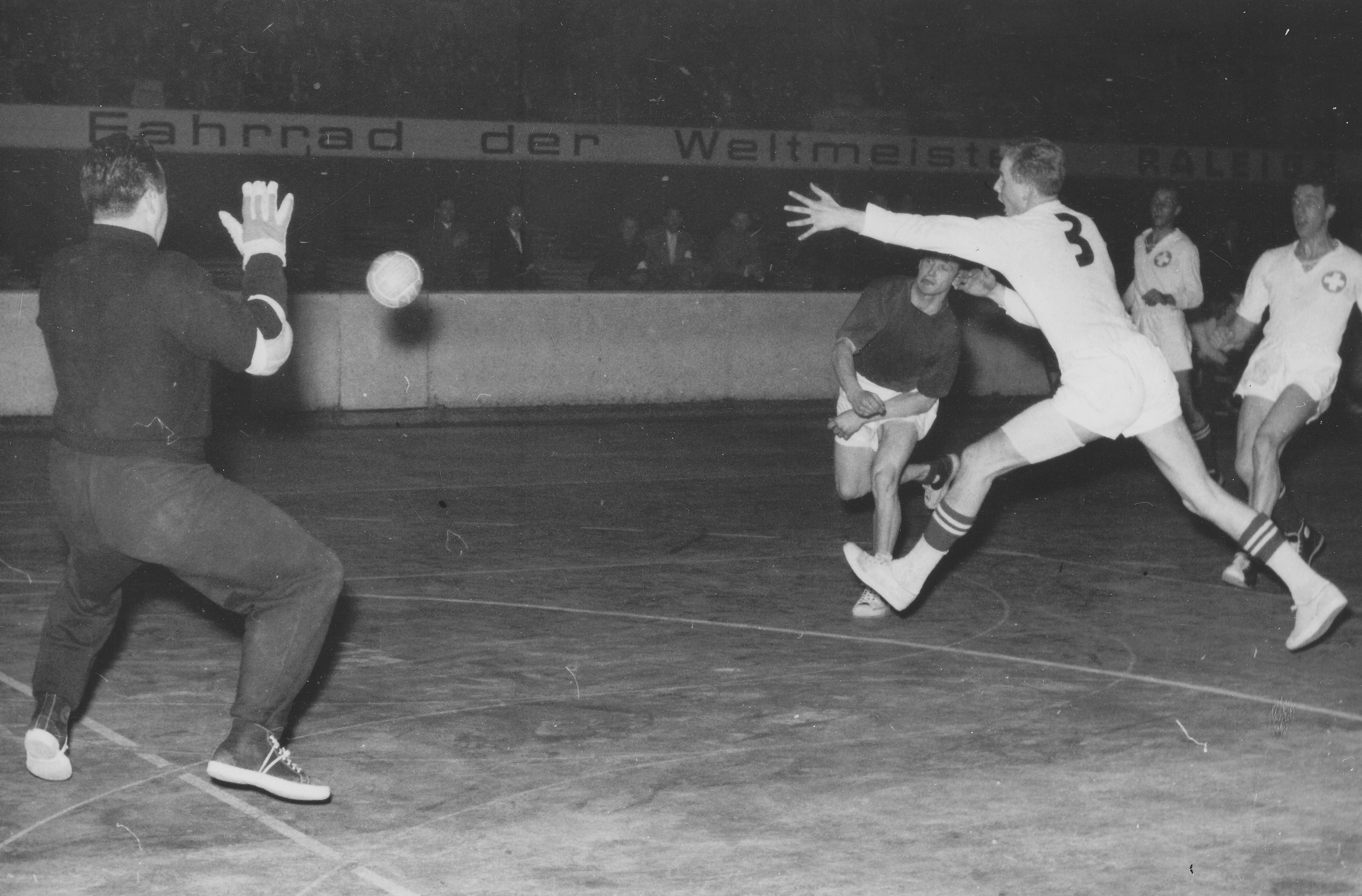 1957-03-15 SUI-DEN 10-23 Mundwyler Alex.jpg