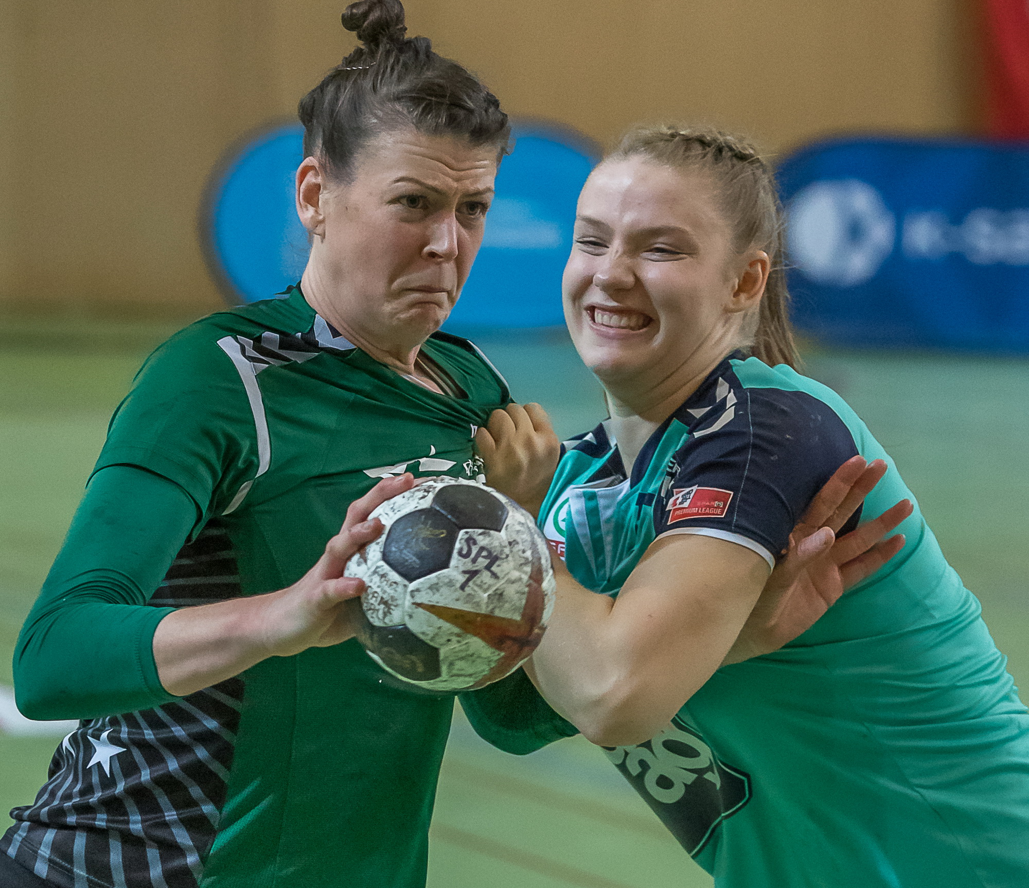Kathryn Fudge (l.) und Charlotte Kähr sind mit ihren Teams an der Tabellenspitze
