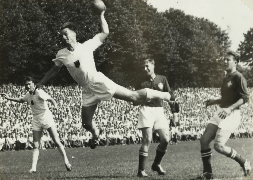 1955 07 10 BRD SUI Dortmund WM Final 04
