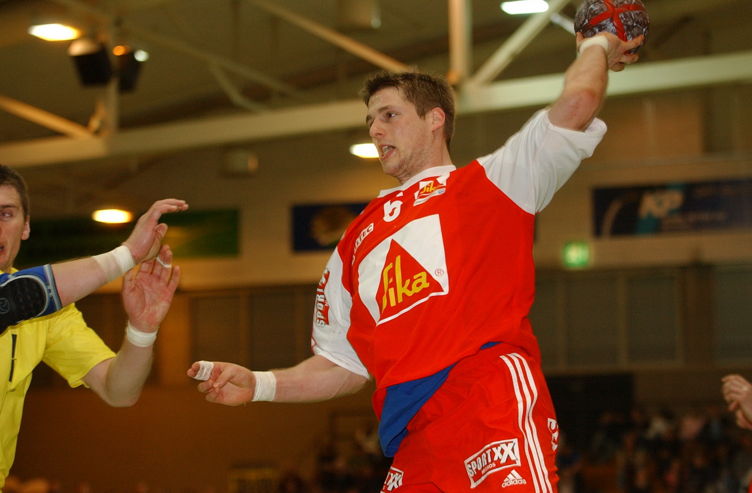 2005-01-01 SUI K-Sport Team Korea 27-18 YC Eulachhalle Schmid Daniel 23.jpg