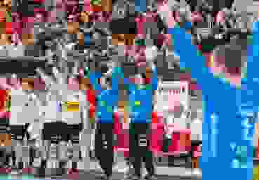 Pfadi jubelt über den Halbfinal-Einzug, Bild: Martin Deuring Pfadi jubelt über den Halbfinal-Einzug, Bild: Martin Deuring