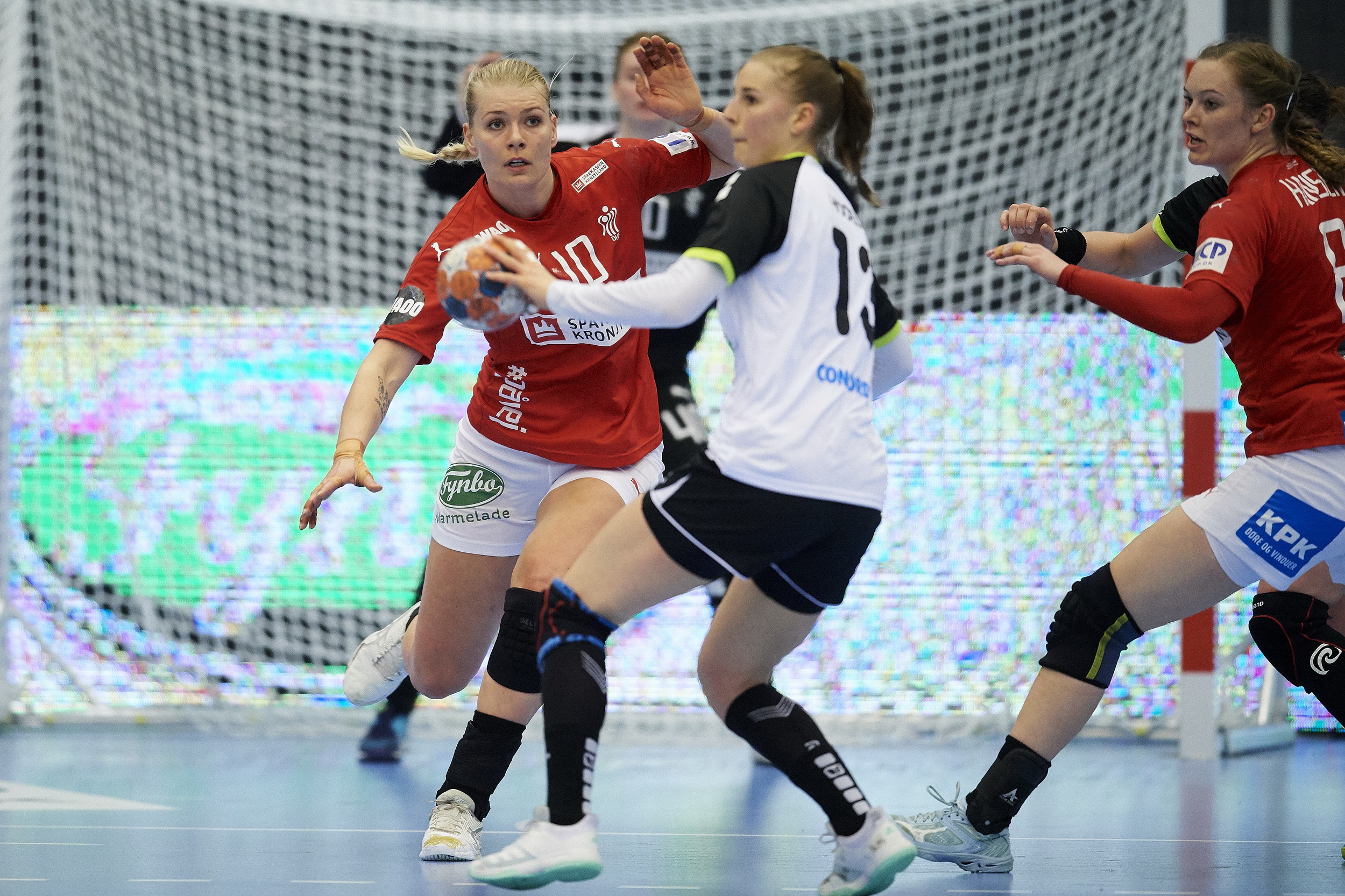 2019 06 01 DEN SUI 01