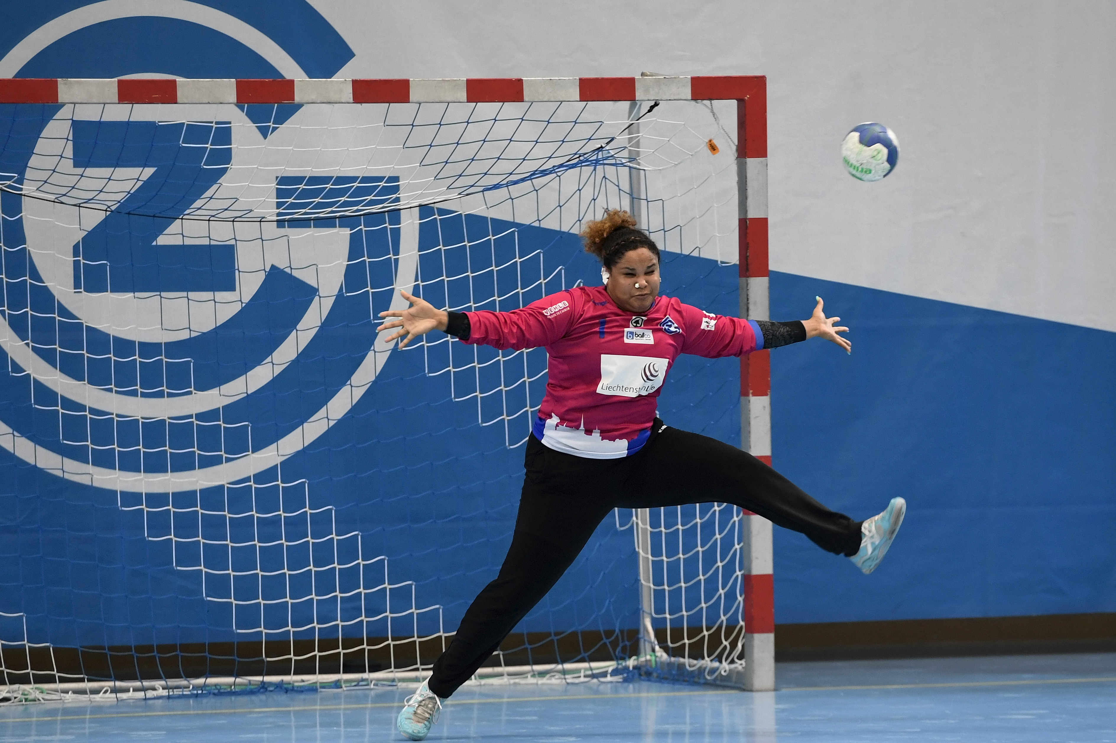 Awa Handfrgcamiyellow1 (32)