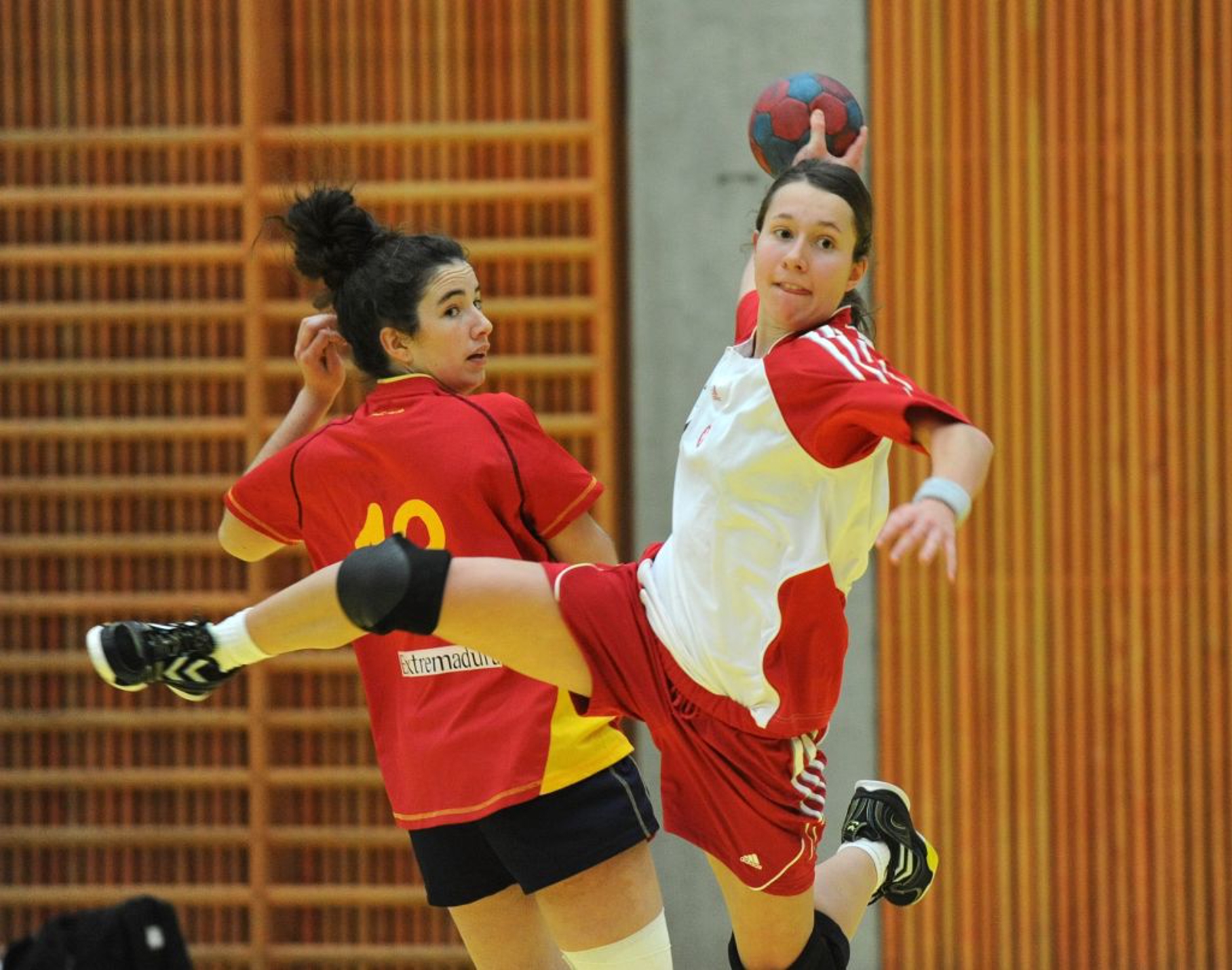 2012-01-15 FU16 SUI-ESP Oezcelik Zerin 2.JPG