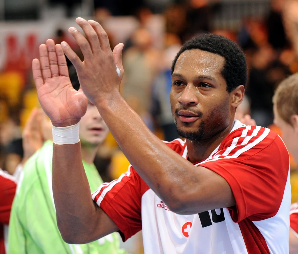 2010-01-02_handCHgb15_kipili mulele.JPG