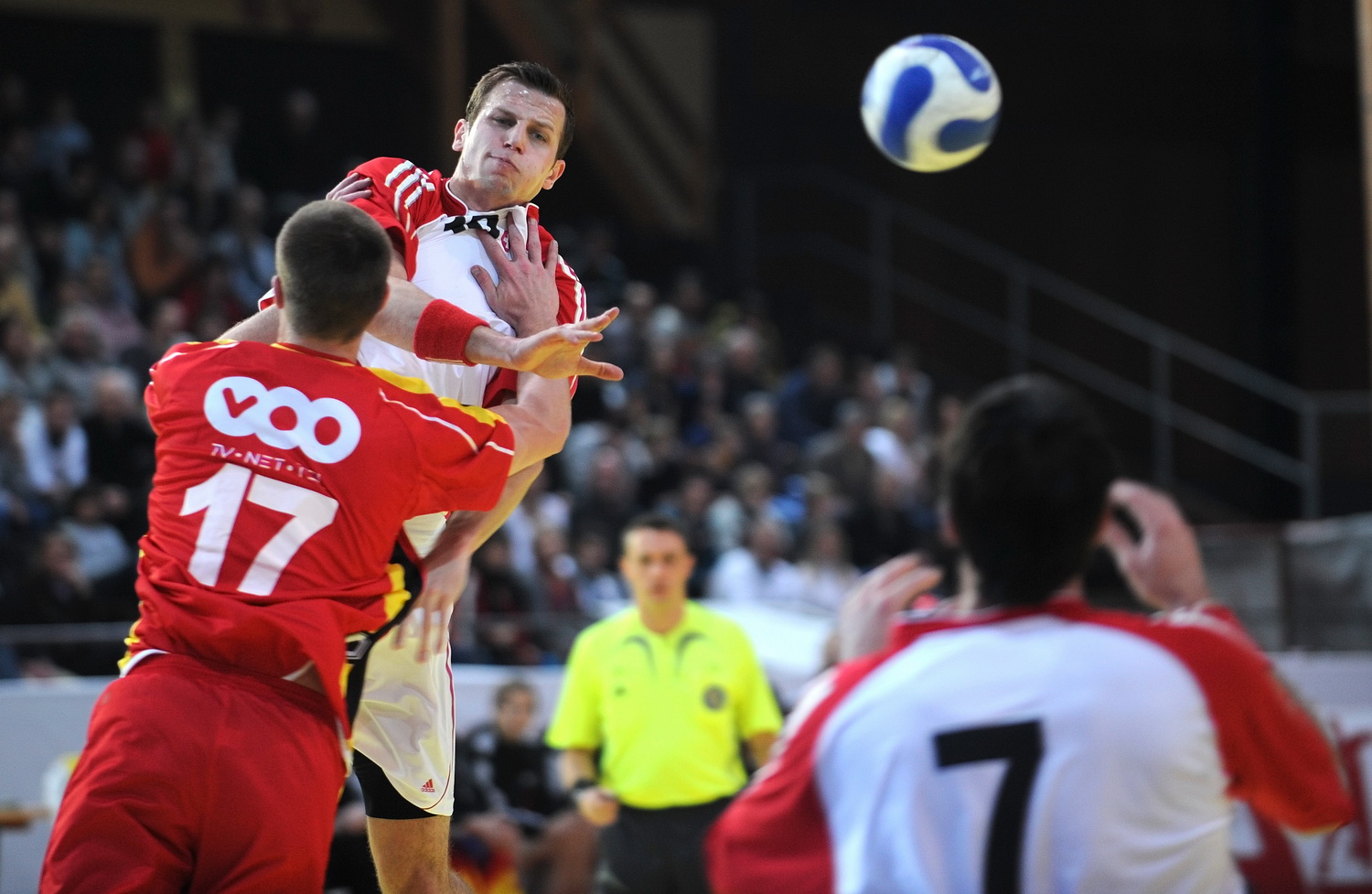 2008-01-03 SUI-BEL 44-31 WM-Quali Arosa Icehockeyhalle Graubner 009.jpg