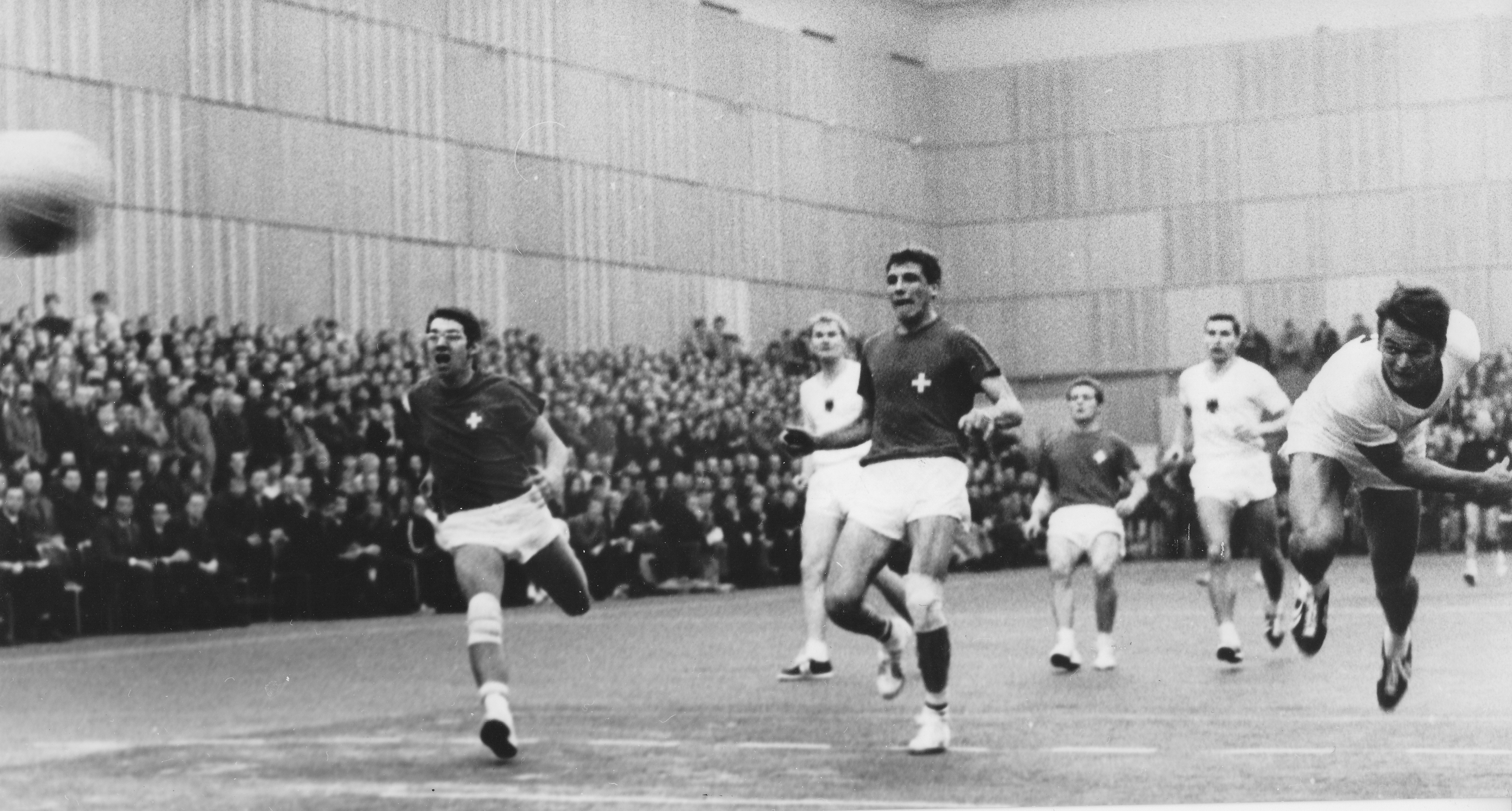 1968-11-23 SUI-GER 5-10 Basel - Schild Rudolf.jpg