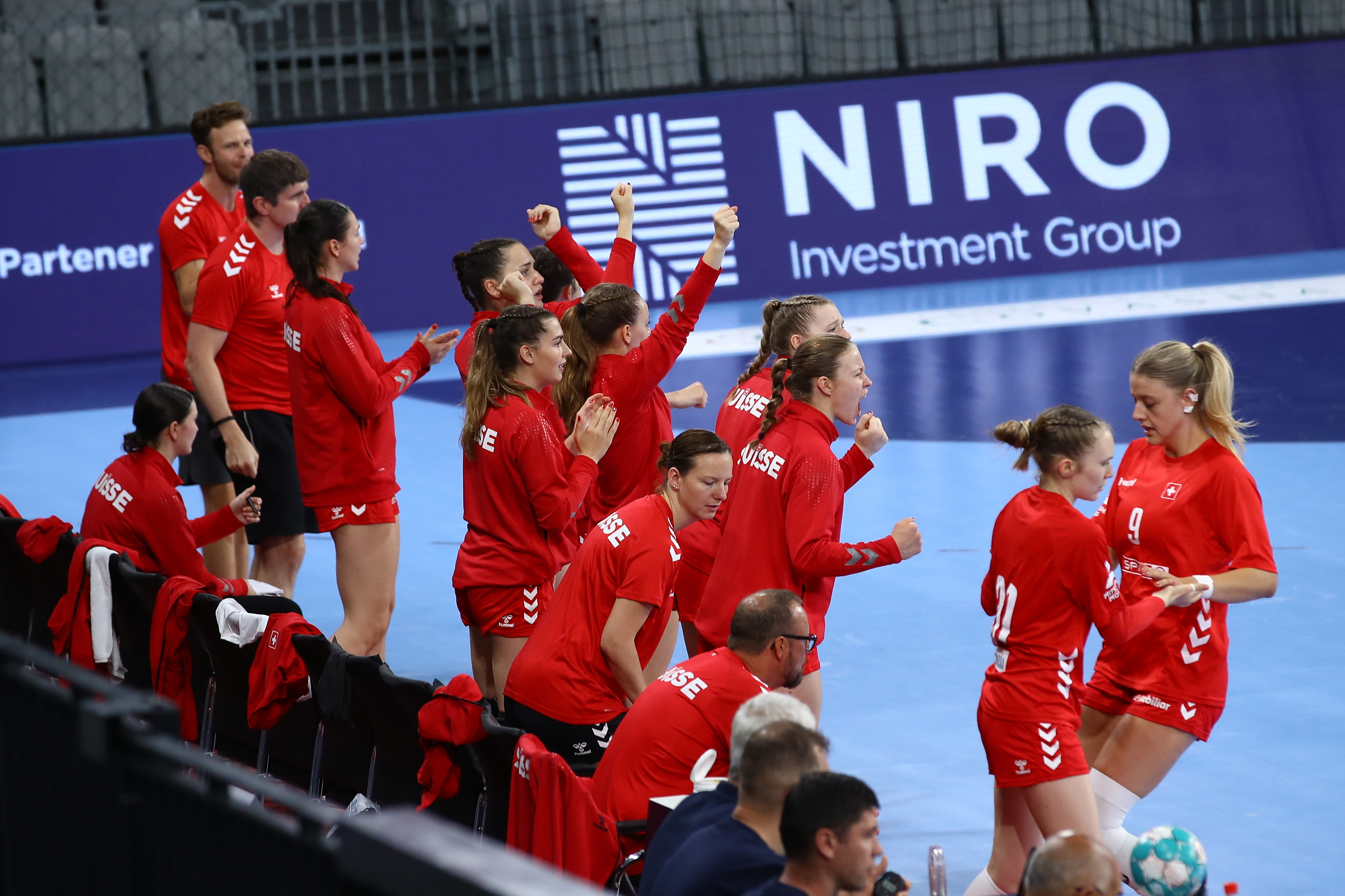 Schweizerinnen jubeln über Auftaktsieg gegen Niederlande