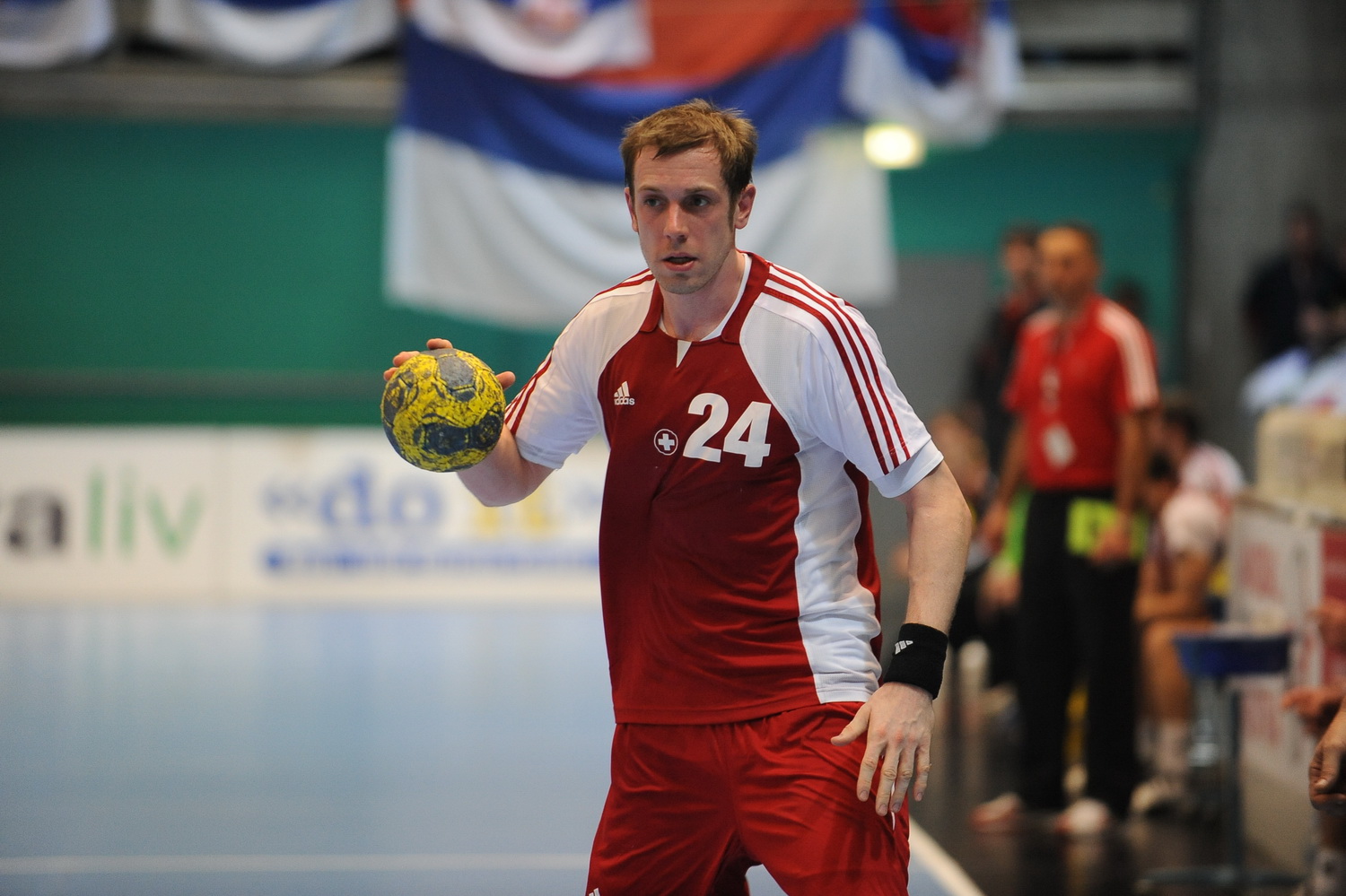 2008-11-26 SUI-SRB EM-Quali 32-32 131 Engeler Martin.JPG