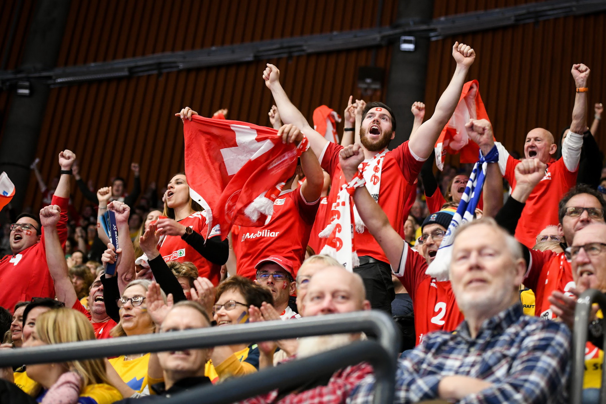 Schweizer Fans In Göteborg (EHF)