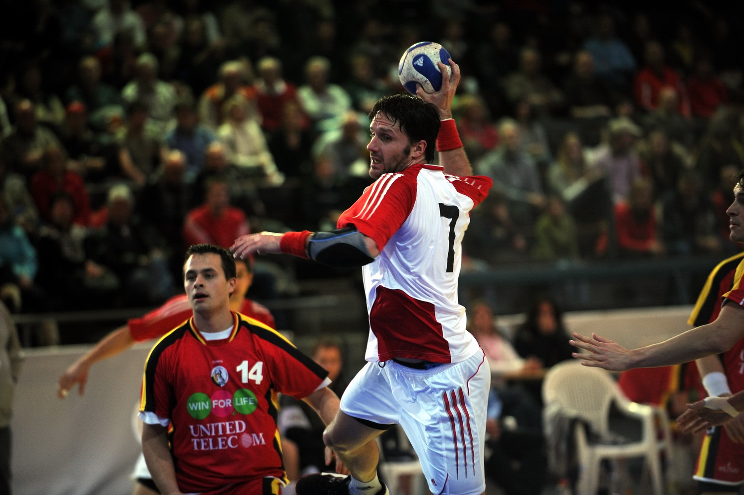 2008-01-03 SUI-BEL 44-31 WM-Quali Arosa Icehockeyhalle Ursic 031.jpg