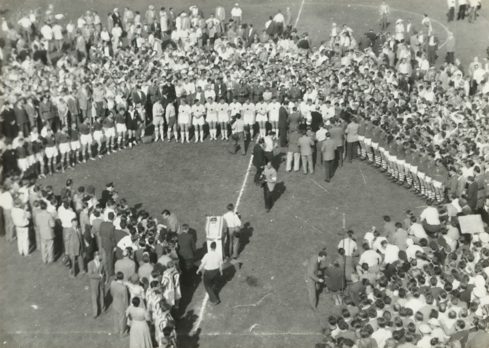 1955 07 10 WM Siegerehrung 3. Schweiz