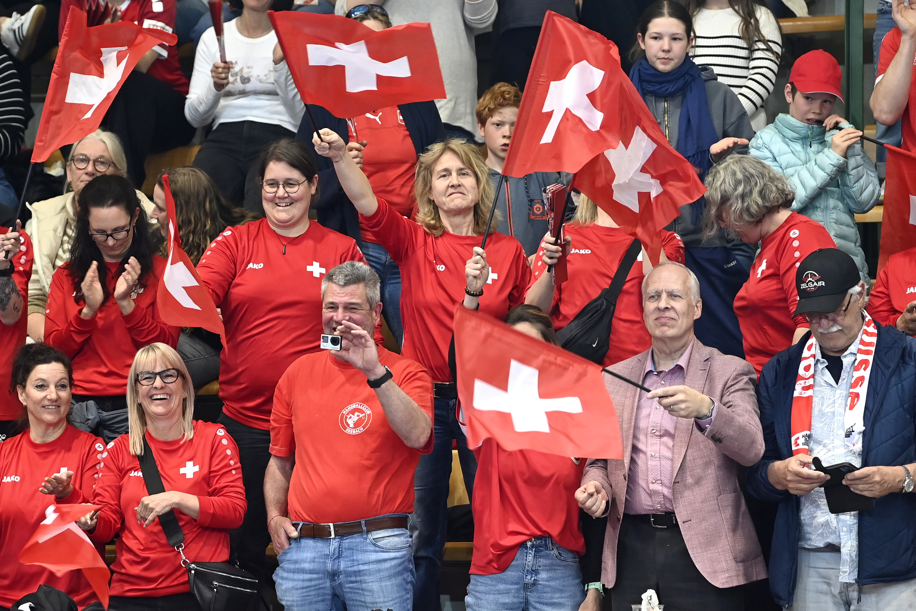 Awa Handfrchsvkjubel (7)