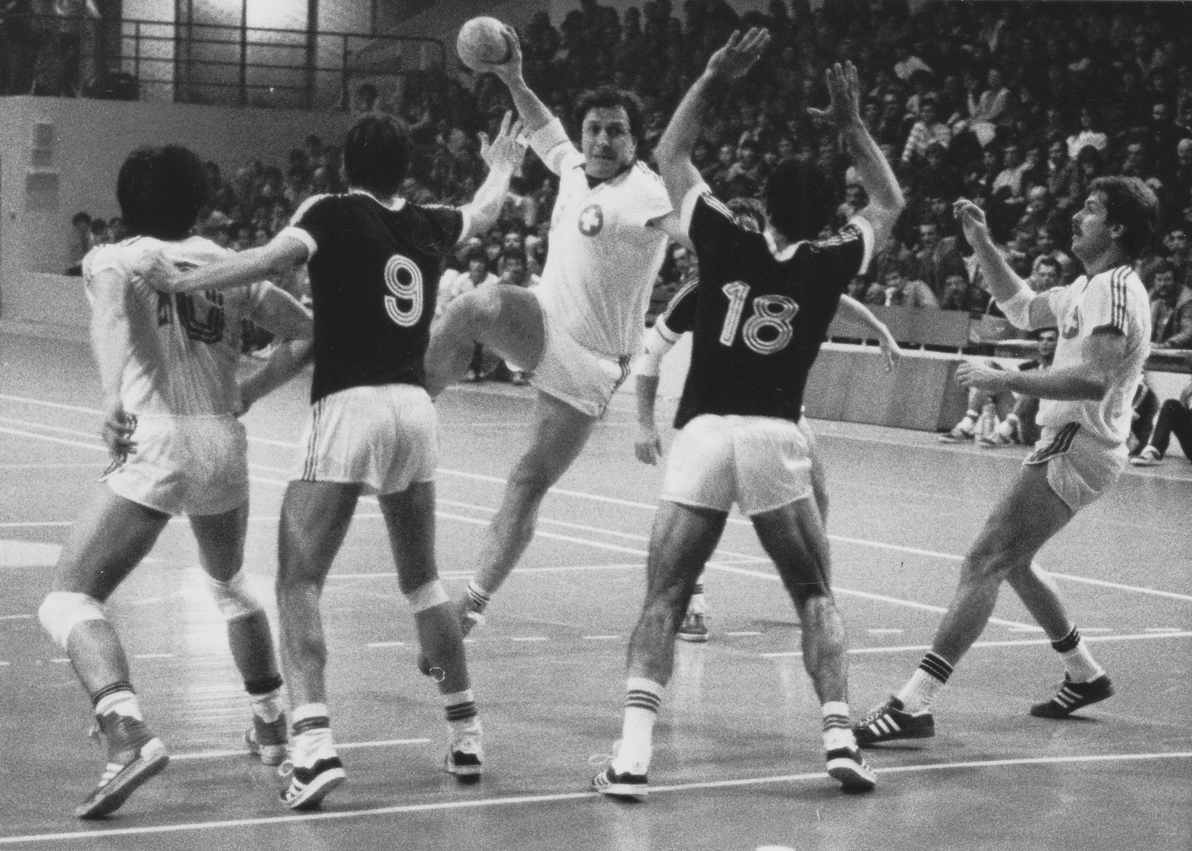 1981-12-11 SUI-FRA 22-21 - Robert Jehle.jpg