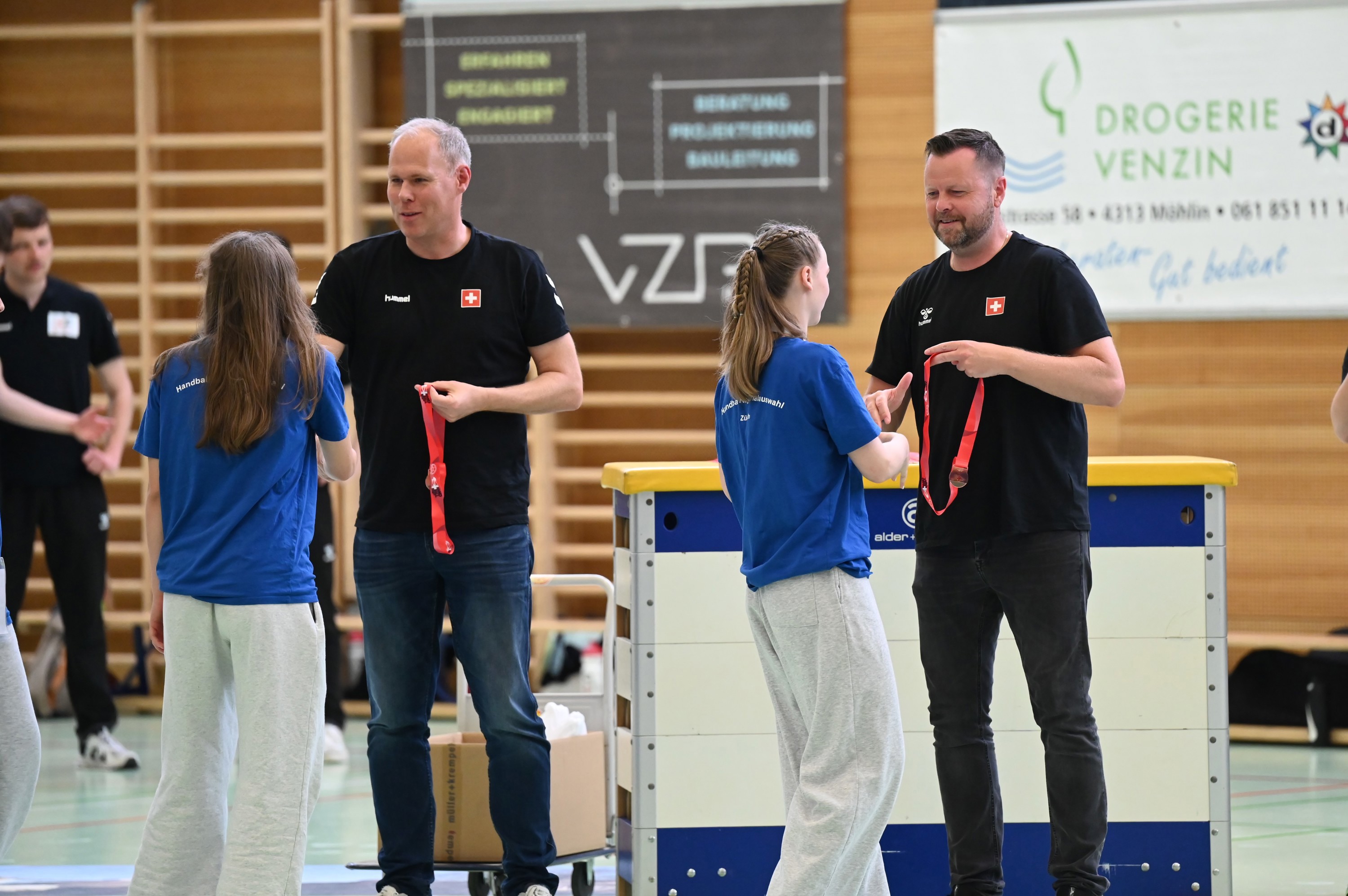 Medaillenübergabe mit Jürgen Fleischmann und Knut Ove Joa