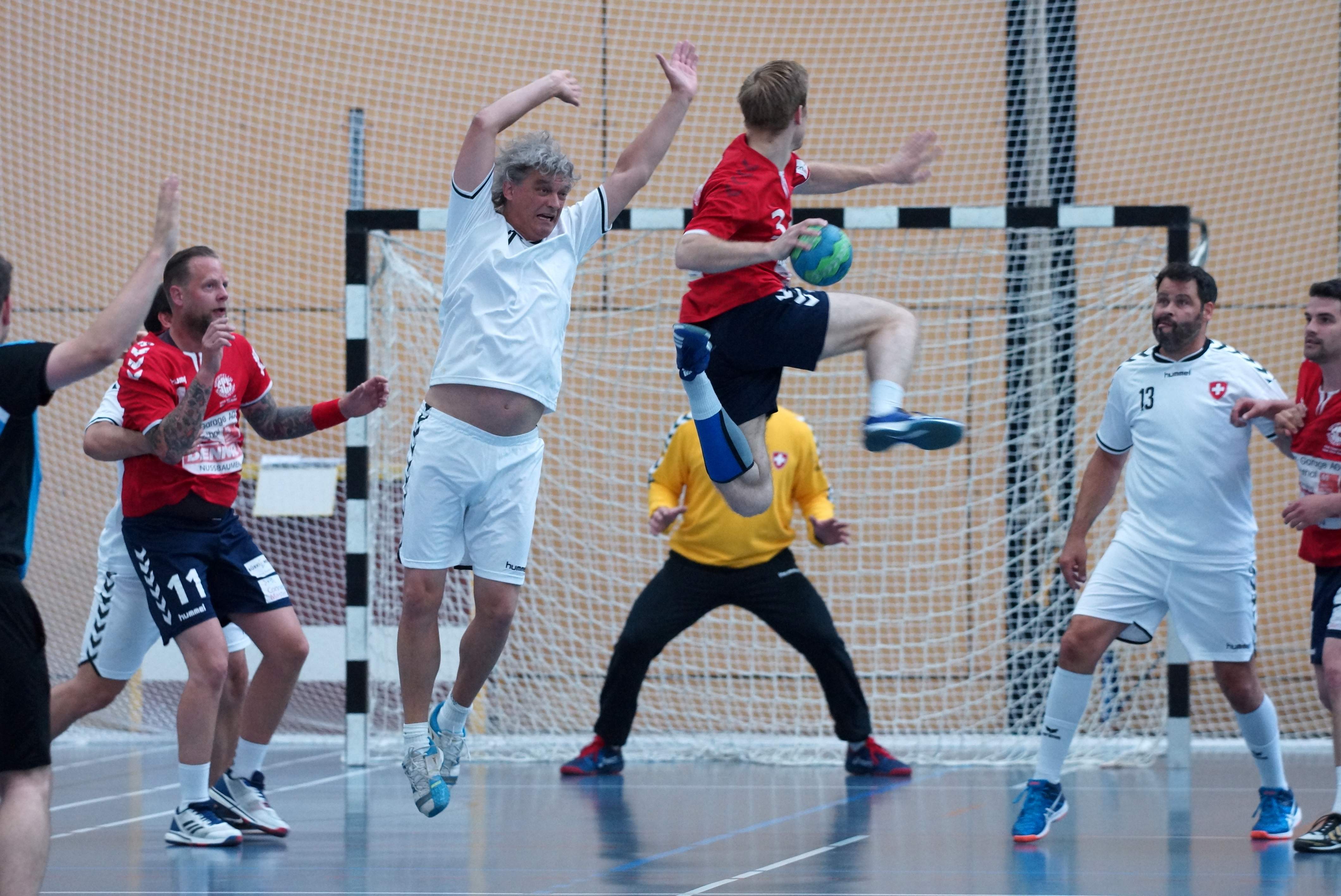 CeHI - Minihandballfestival 31.5.2015 - Alex Ebi im Block