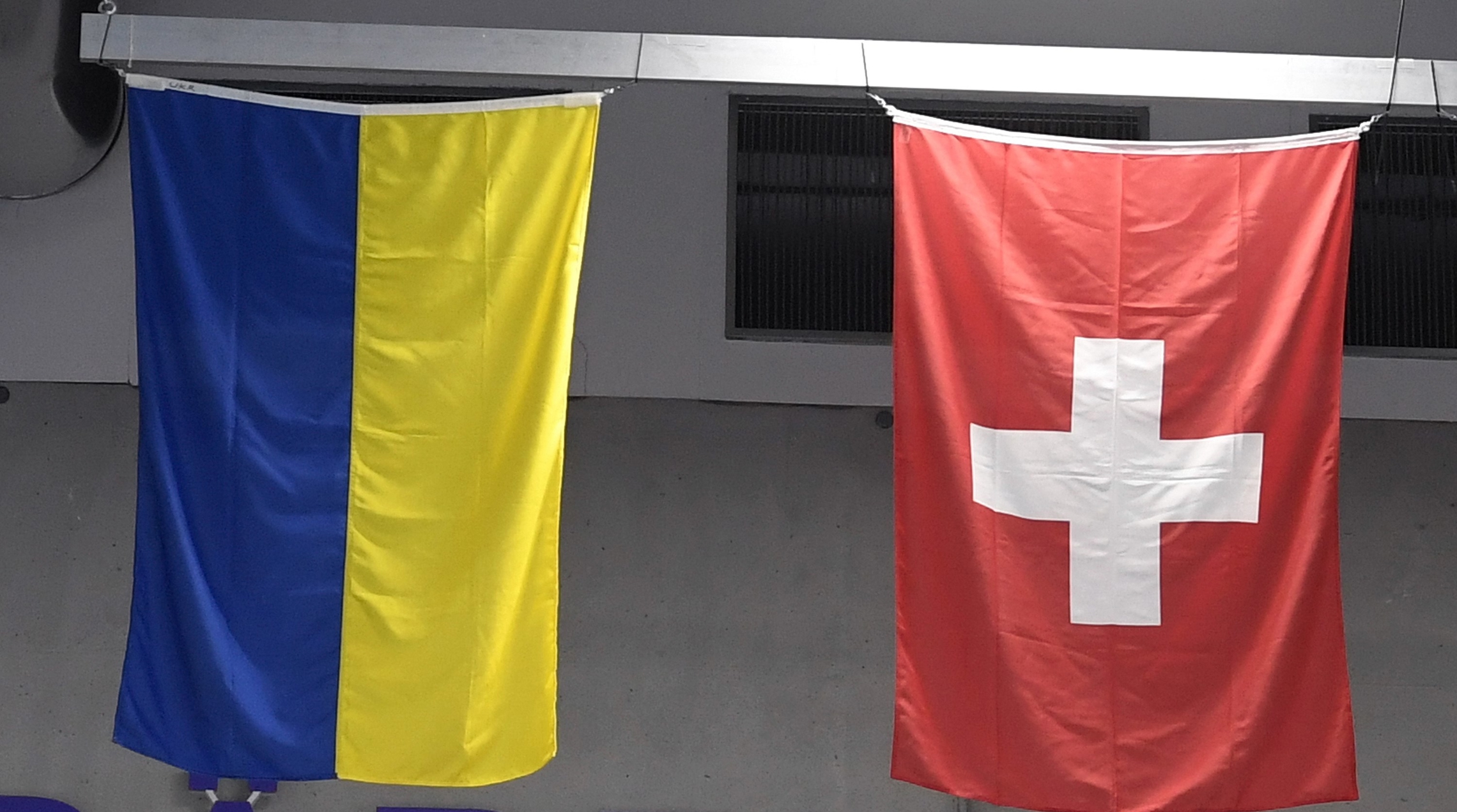 Ukraine Schweiz Flagge