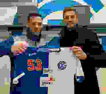 Tomas Reznicek (links) mit Sportchef Thomas Heer (GC Amicitia Zürich). Tomas Reznicek (links) mit Sportchef Thomas Heer (GC Amicitia Zürich).