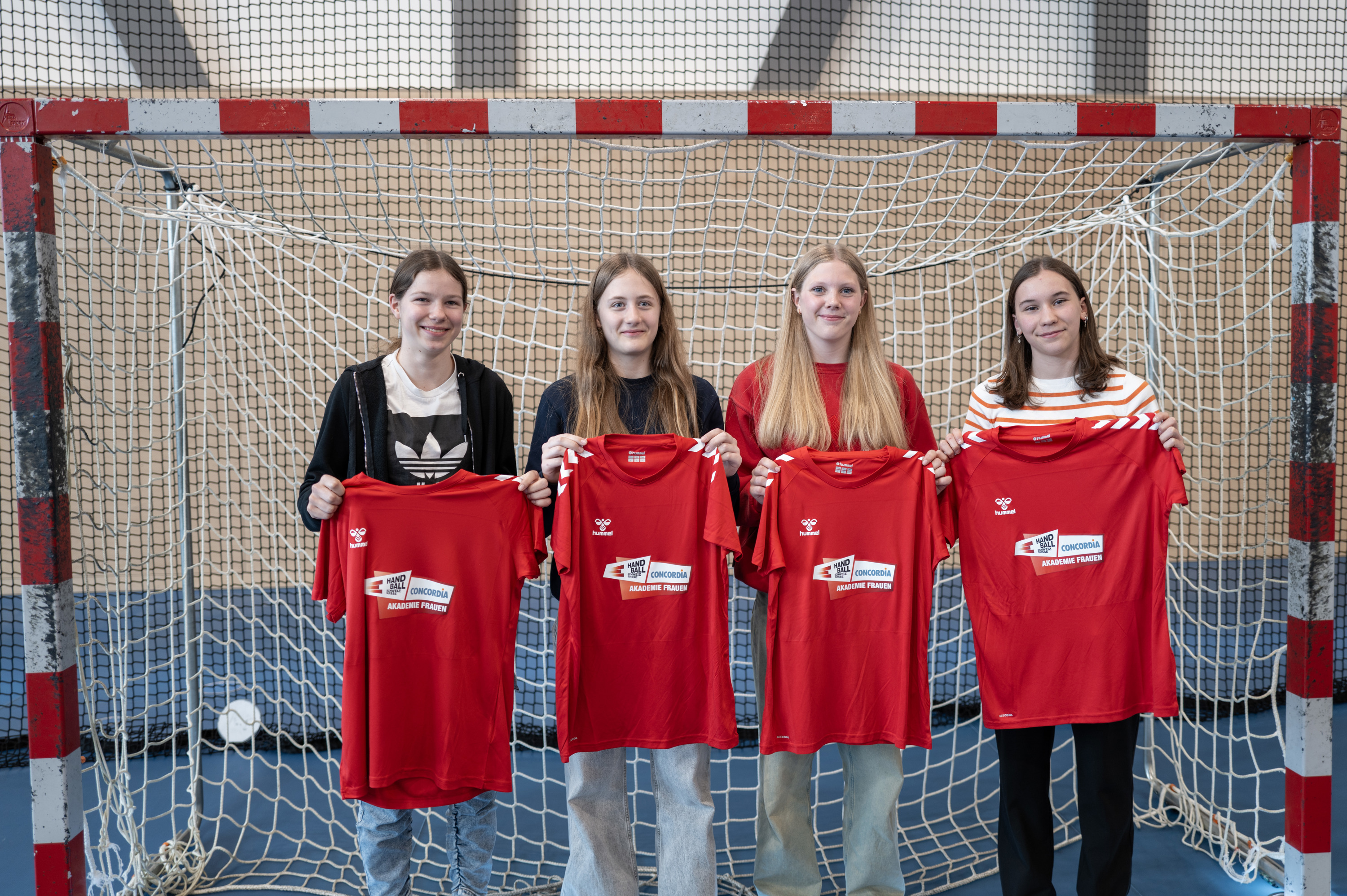 Gruppenbild neue Akademie-Spielerinnen