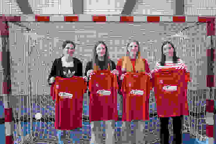 Gruppenbild neue Akademie-Spielerinnen Gruppenbild neue Akademie-Spielerinnen