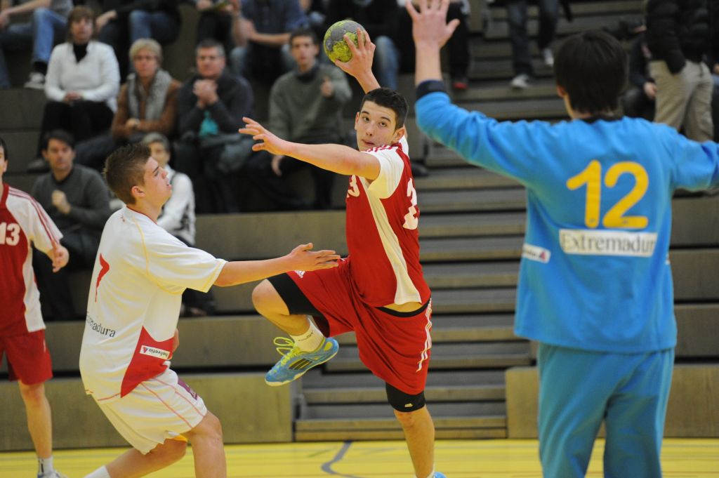 2012-01-15 MU17 SUI-ESP Meister Lucas 4.JPG