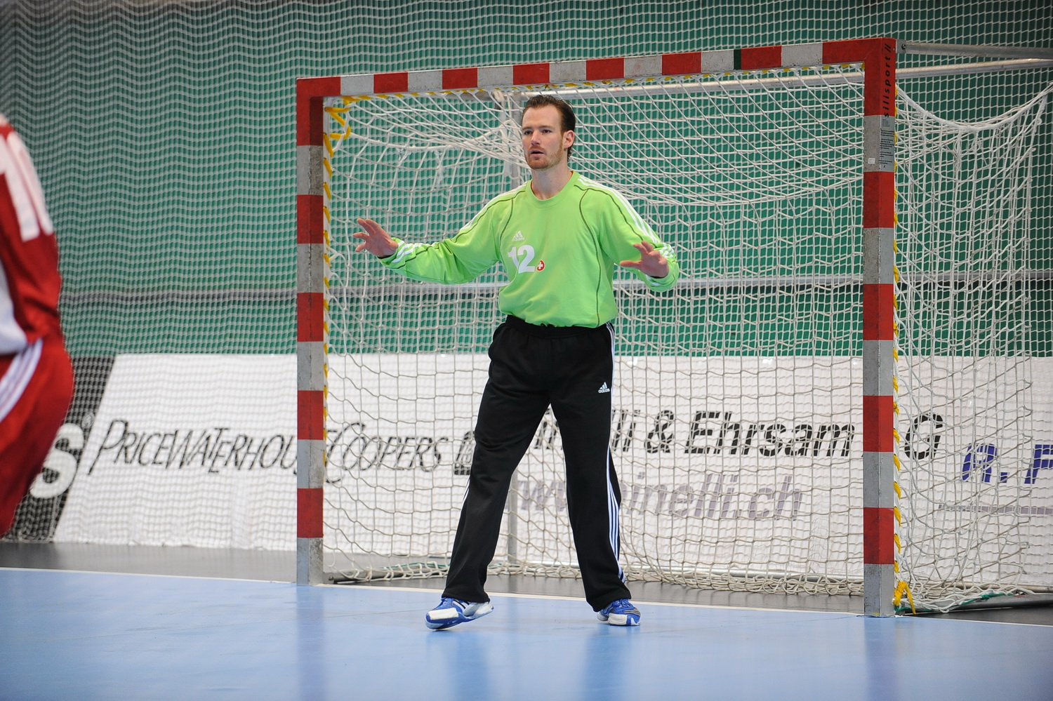 2008-11-26 SUI-SRB EM-Quali 32-32 2 Ebinger.JPG