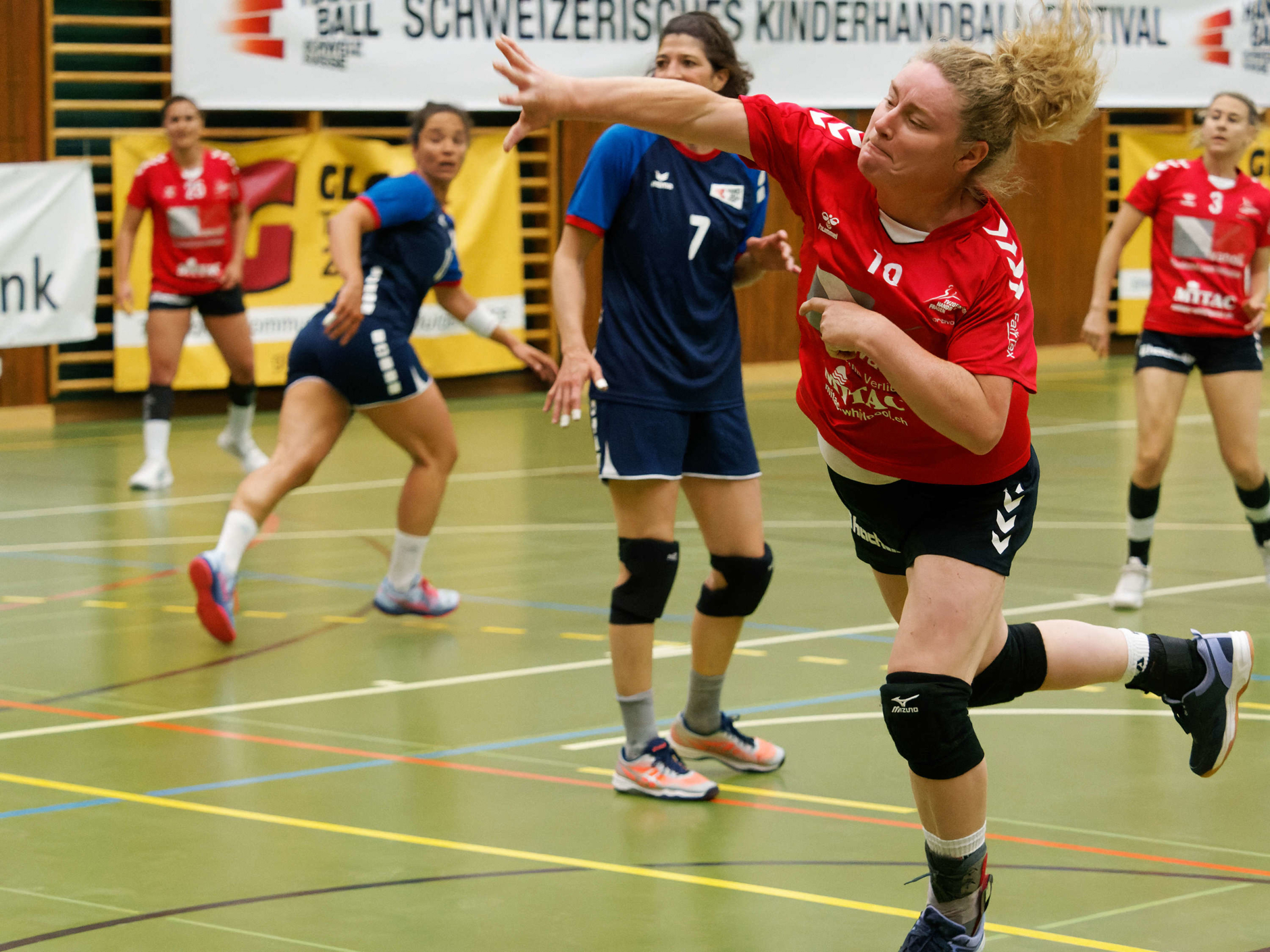Legendenspiel Frauen Am Kinderhandball Festival In Zofingen 2023 (7)