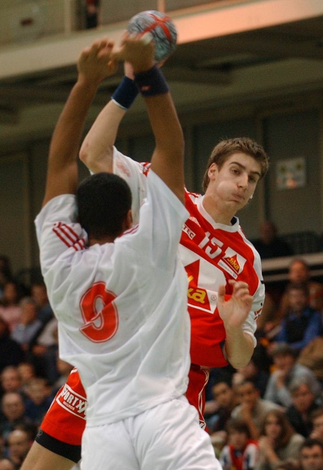 2005-01-02 SUI-EGY 19-23 YC Eulachhalle Furer 09.jpg