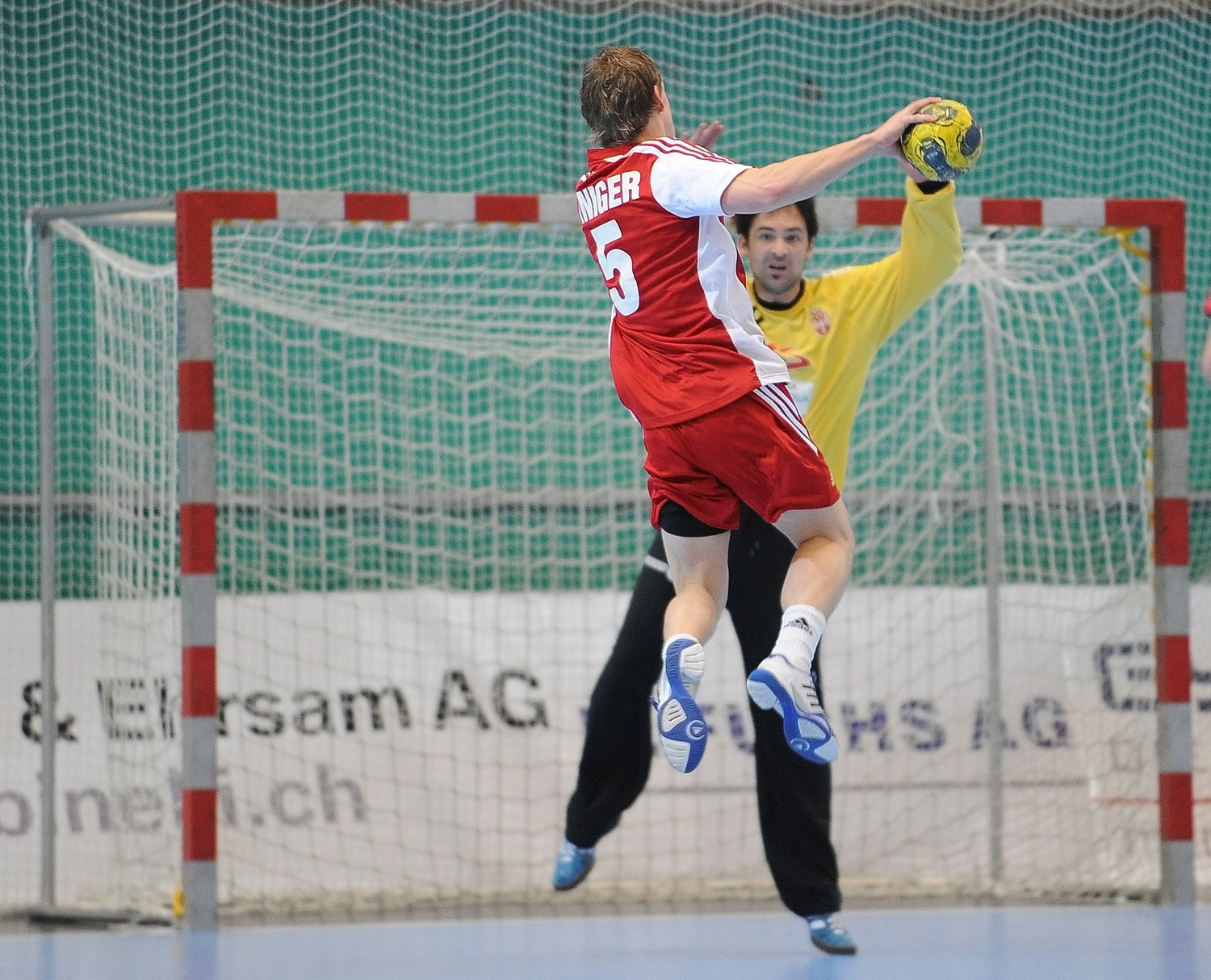 2008-11-26 SUI-SRB EM-Quali 32-32 047 Liniger.JPG