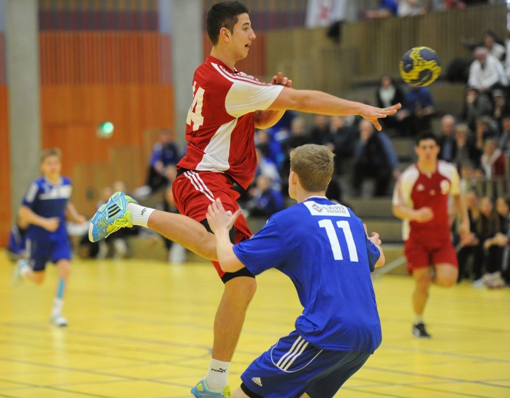 2012-01-15 MU17 SUI-ESP Meister Lucas 1.JPG