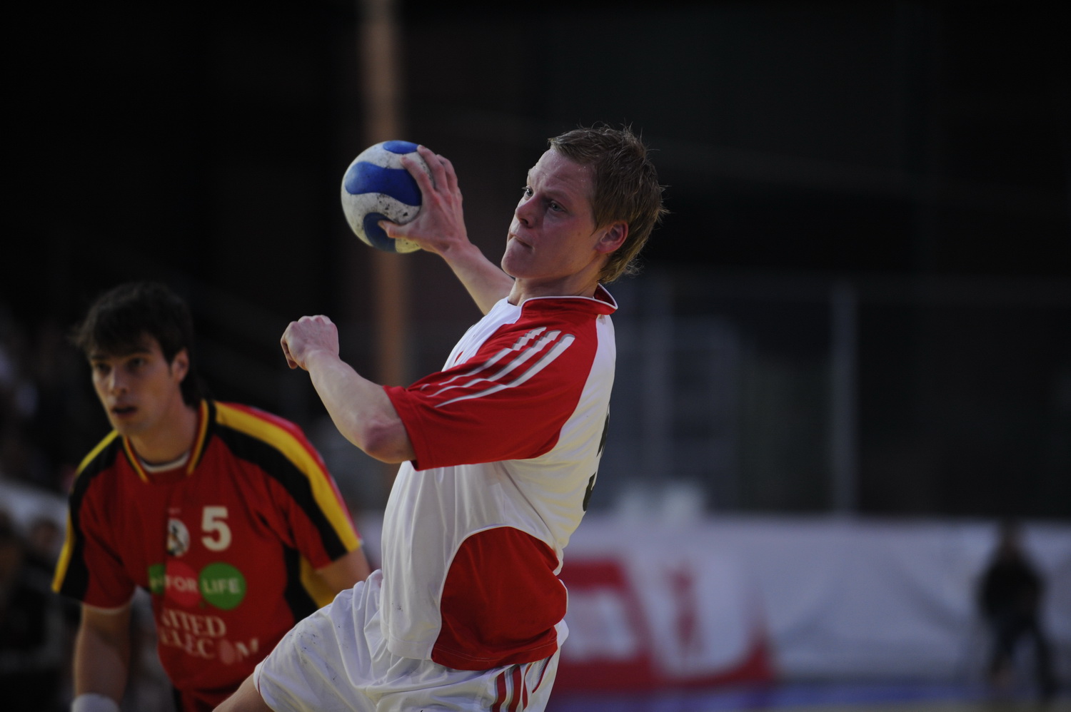 2008-01-03 SUI-BEL 44-31 WM-Quali Arosa Icehockeyhalle Liniger 033.jpg